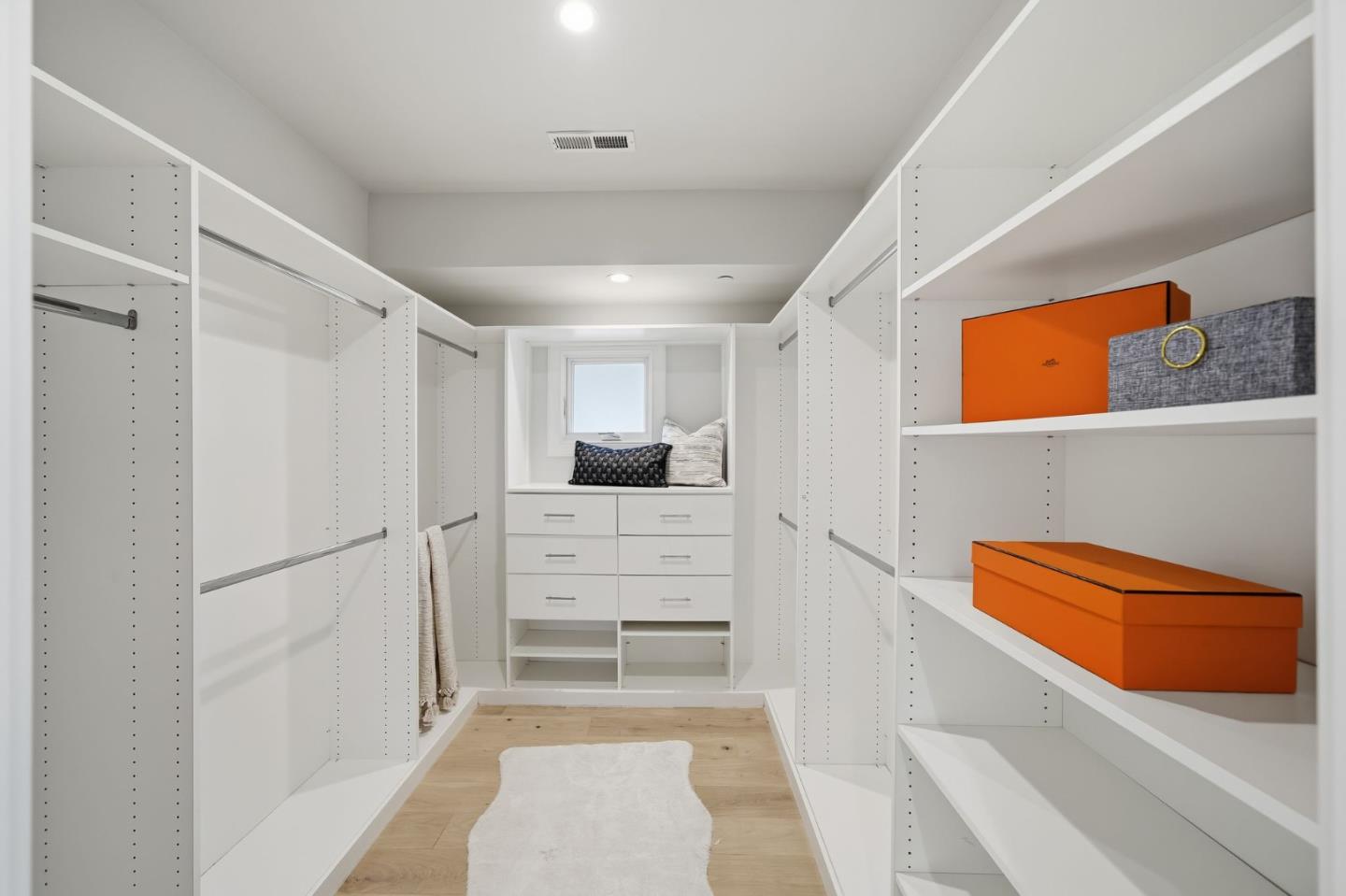 Detail Gallery Image 30 of 62 For 909 Waverley St, Palo Alto,  CA 94301 - 6 Beds | 6/1 Baths