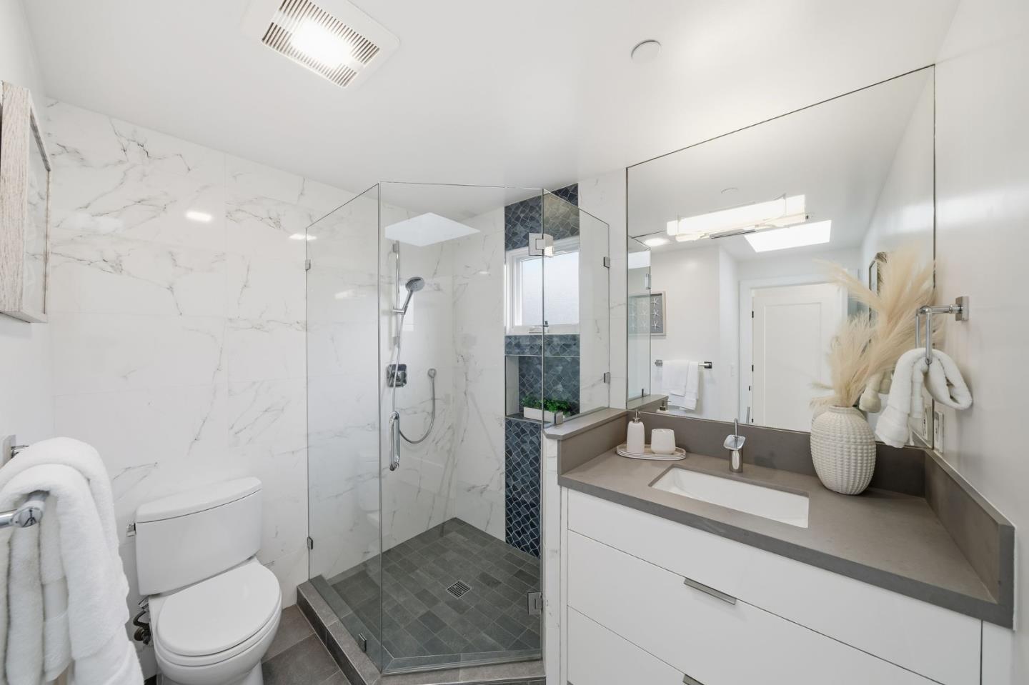 Detail Gallery Image 32 of 62 For 909 Waverley St, Palo Alto,  CA 94301 - 6 Beds | 6/1 Baths