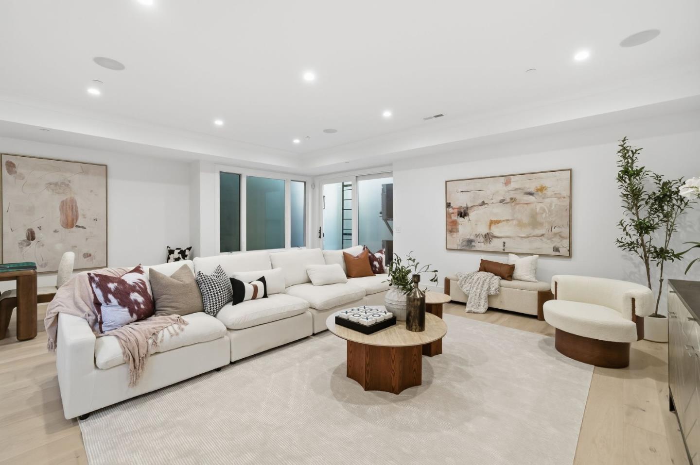 Detail Gallery Image 38 of 62 For 909 Waverley St, Palo Alto,  CA 94301 - 6 Beds | 6/1 Baths