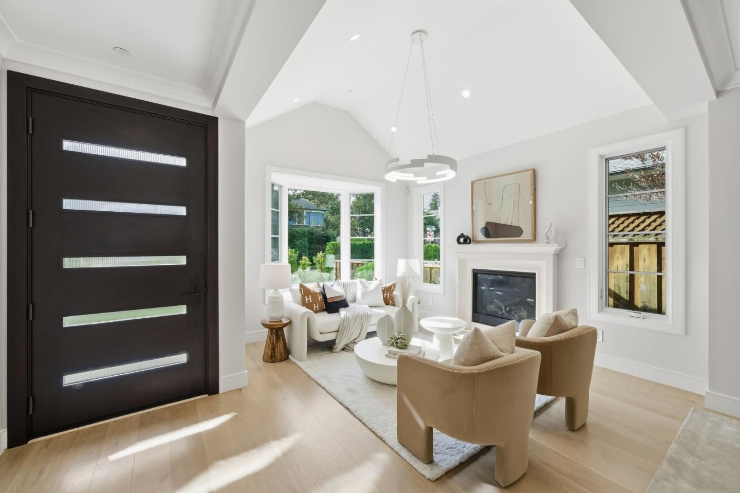 Detail Gallery Image 4 of 62 For 909 Waverley St, Palo Alto,  CA 94301 - 6 Beds | 6/1 Baths