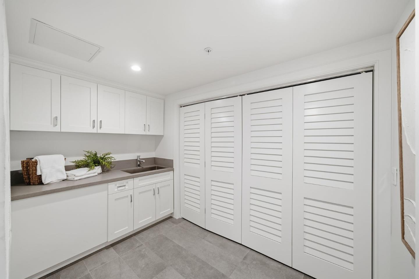 Detail Gallery Image 50 of 62 For 909 Waverley St, Palo Alto,  CA 94301 - 6 Beds | 6/1 Baths