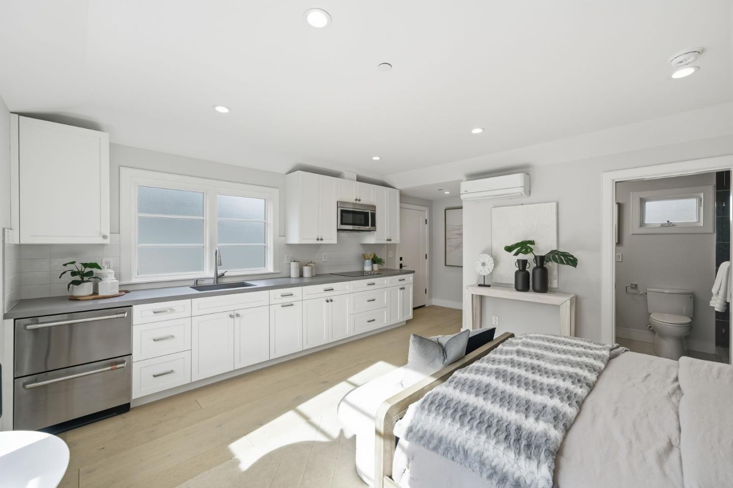 Detail Gallery Image 52 of 62 For 909 Waverley St, Palo Alto,  CA 94301 - 6 Beds | 6/1 Baths