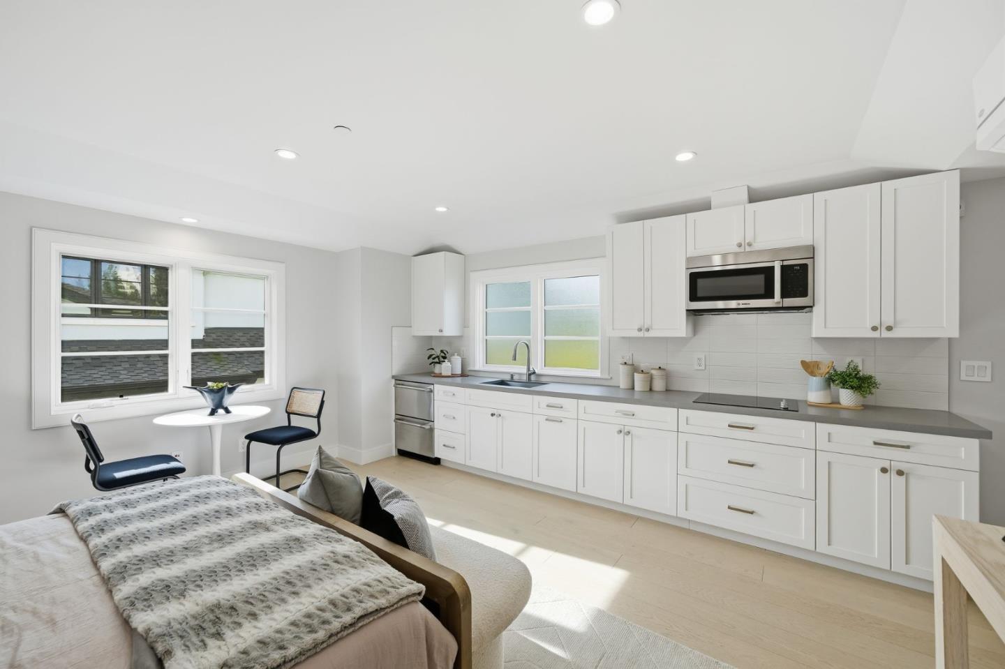 Detail Gallery Image 53 of 62 For 909 Waverley St, Palo Alto,  CA 94301 - 6 Beds | 6/1 Baths