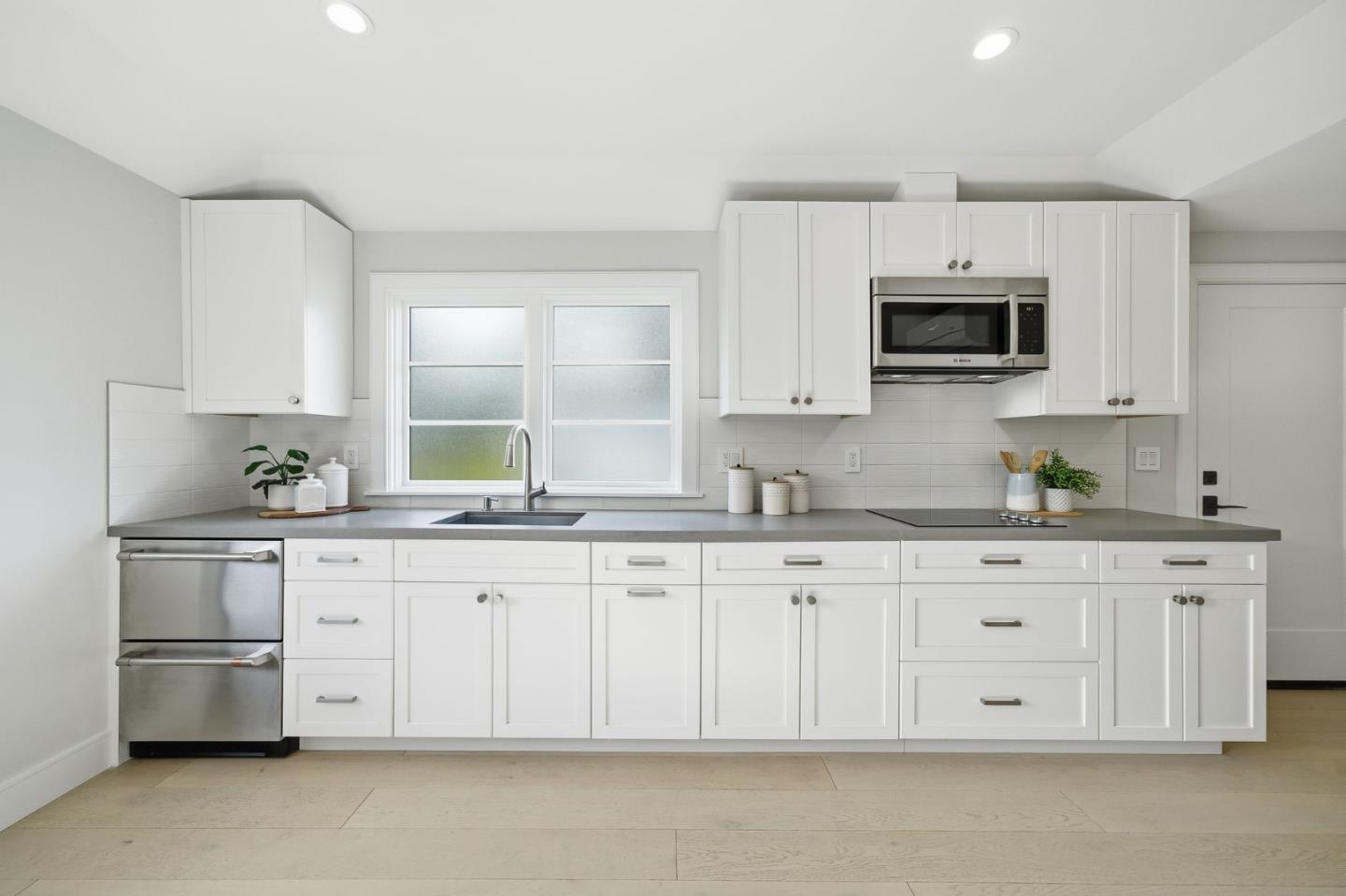 Detail Gallery Image 54 of 62 For 909 Waverley St, Palo Alto,  CA 94301 - 6 Beds | 6/1 Baths