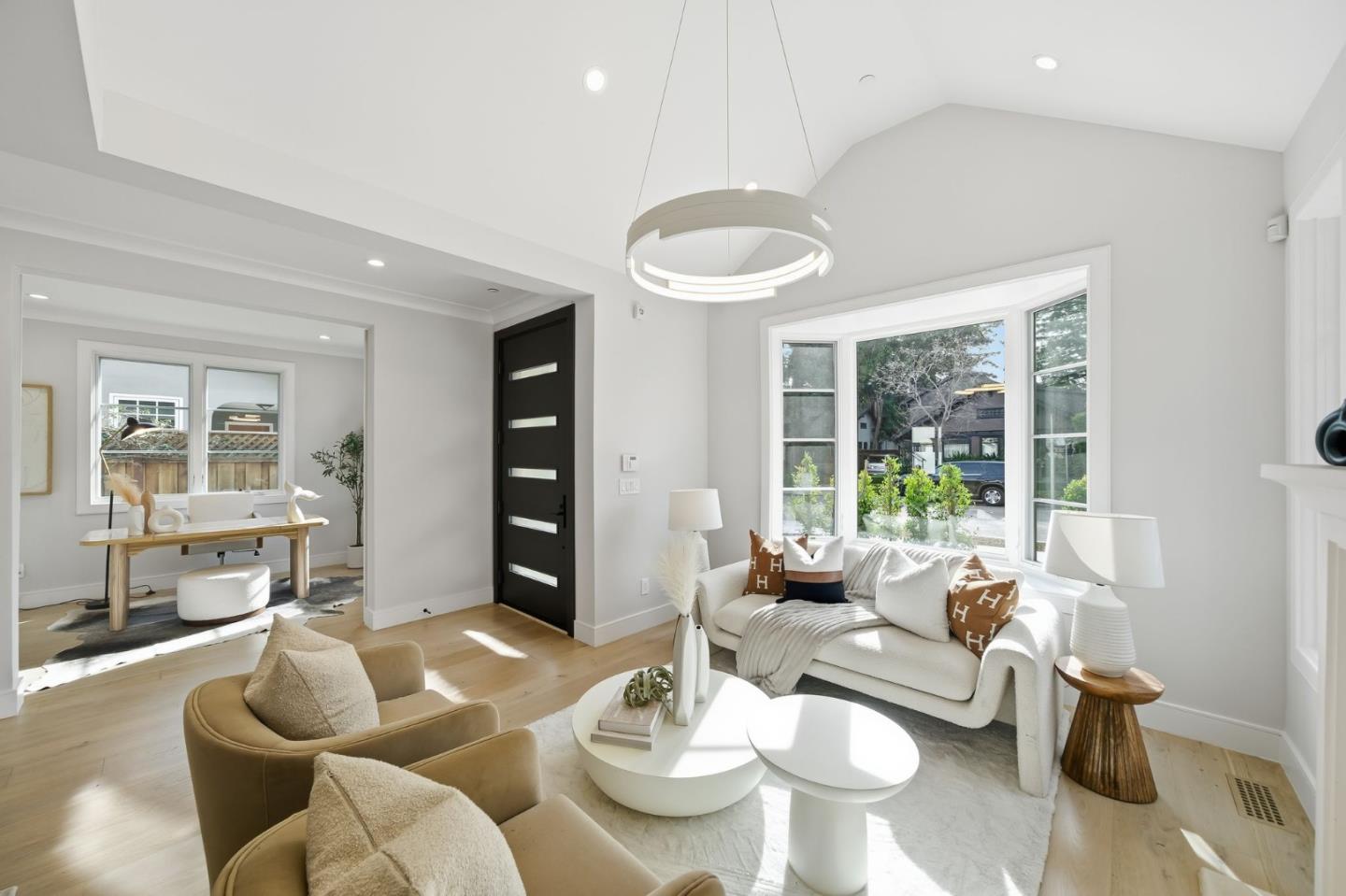 Detail Gallery Image 7 of 62 For 909 Waverley St, Palo Alto,  CA 94301 - 6 Beds | 6/1 Baths