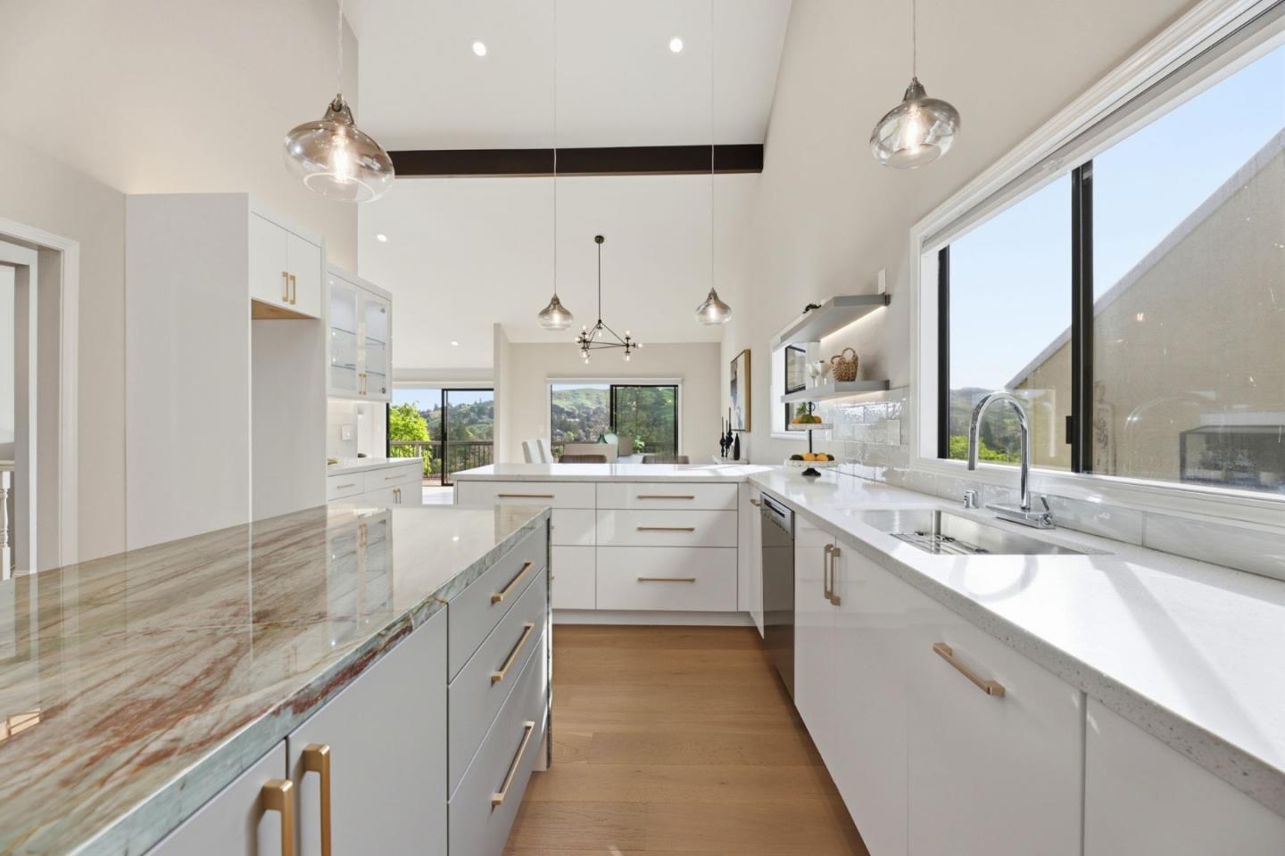 Detail Gallery Image 10 of 67 For 118 Merion Ter, Moraga,  CA 94556 - 4 Beds | 2/1 Baths