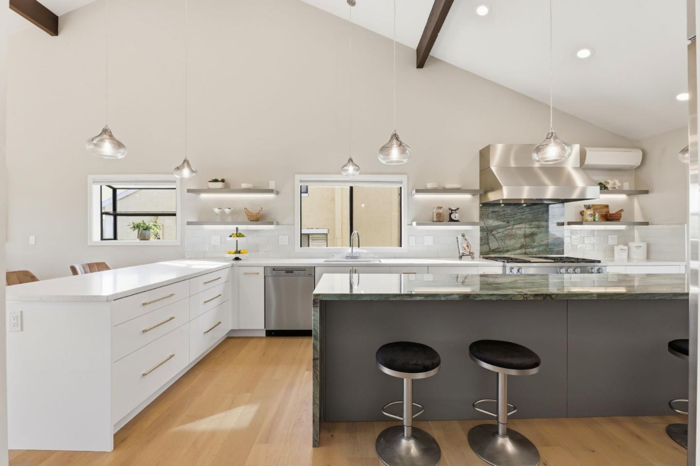 Detail Gallery Image 12 of 67 For 118 Merion Ter, Moraga,  CA 94556 - 4 Beds | 2/1 Baths