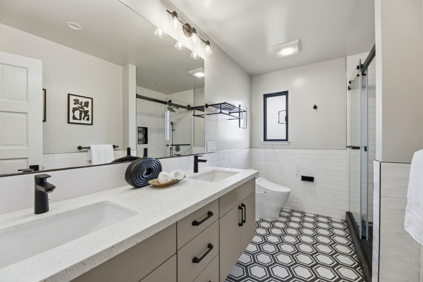 Detail Gallery Image 23 of 67 For 118 Merion Ter, Moraga,  CA 94556 - 4 Beds | 2/1 Baths