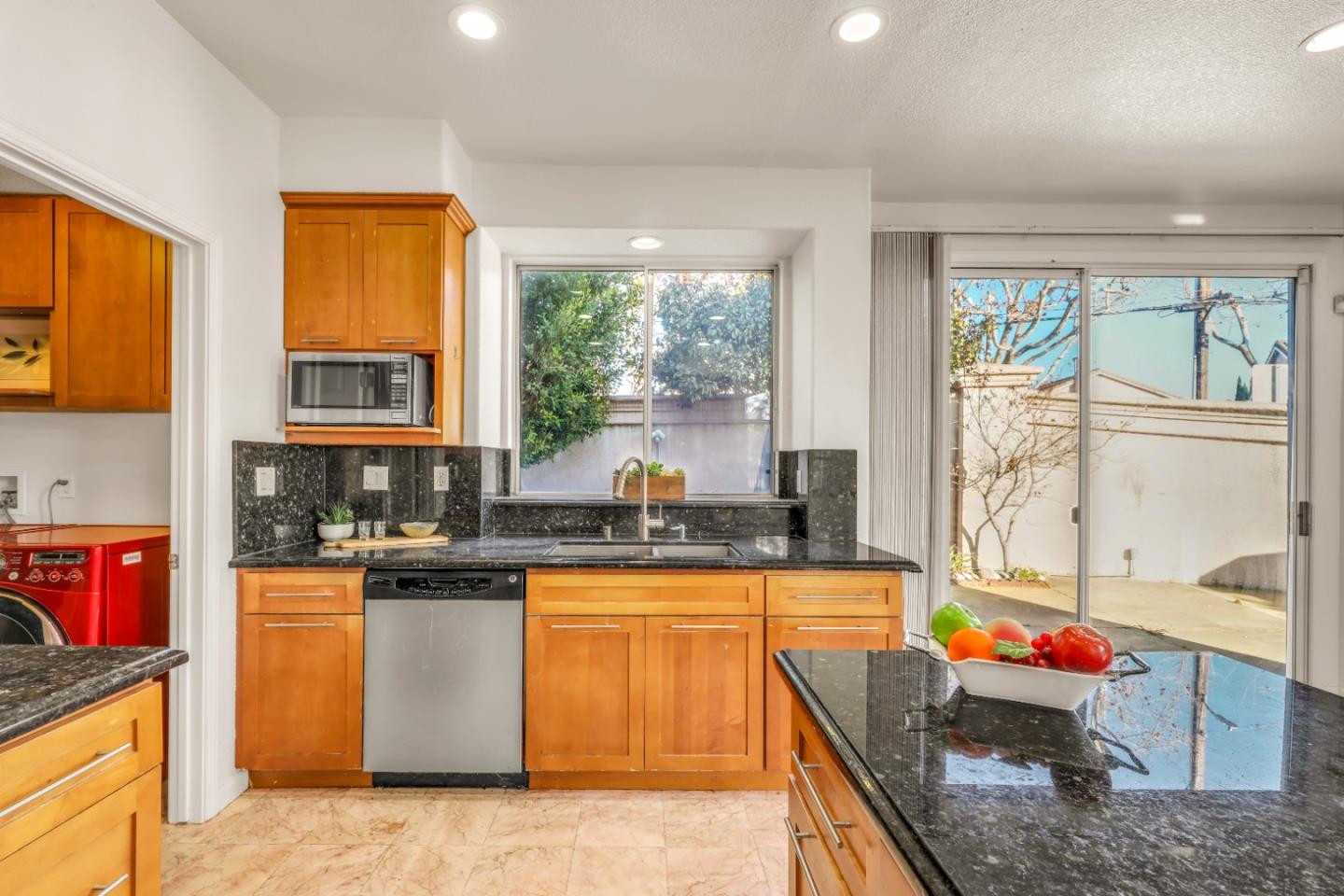 Detail Gallery Image 16 of 49 For 1293 Amber Ct, San Leandro,  CA 94577 - 3 Beds | 2/1 Baths