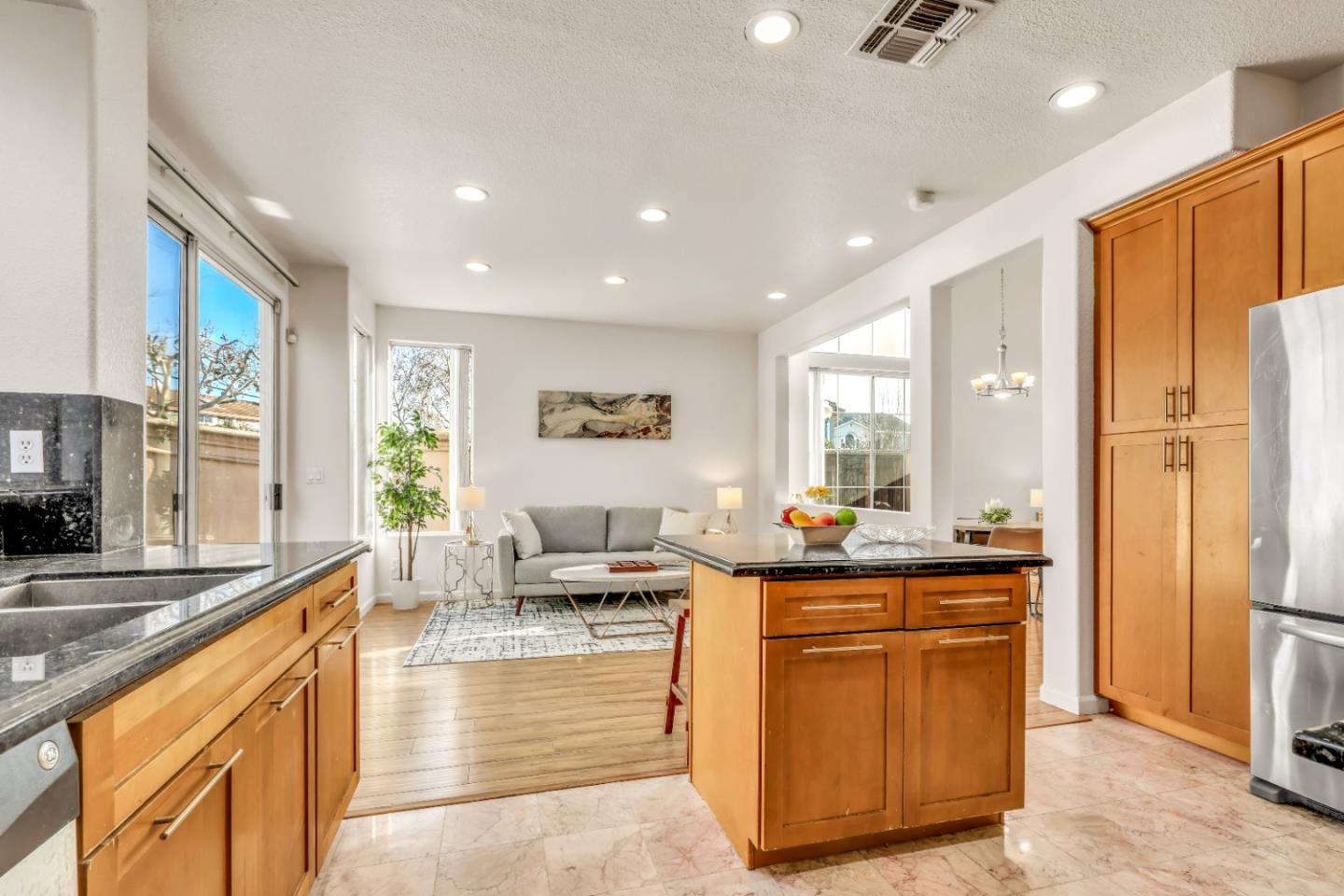 Detail Gallery Image 17 of 49 For 1293 Amber Ct, San Leandro,  CA 94577 - 3 Beds | 2/1 Baths