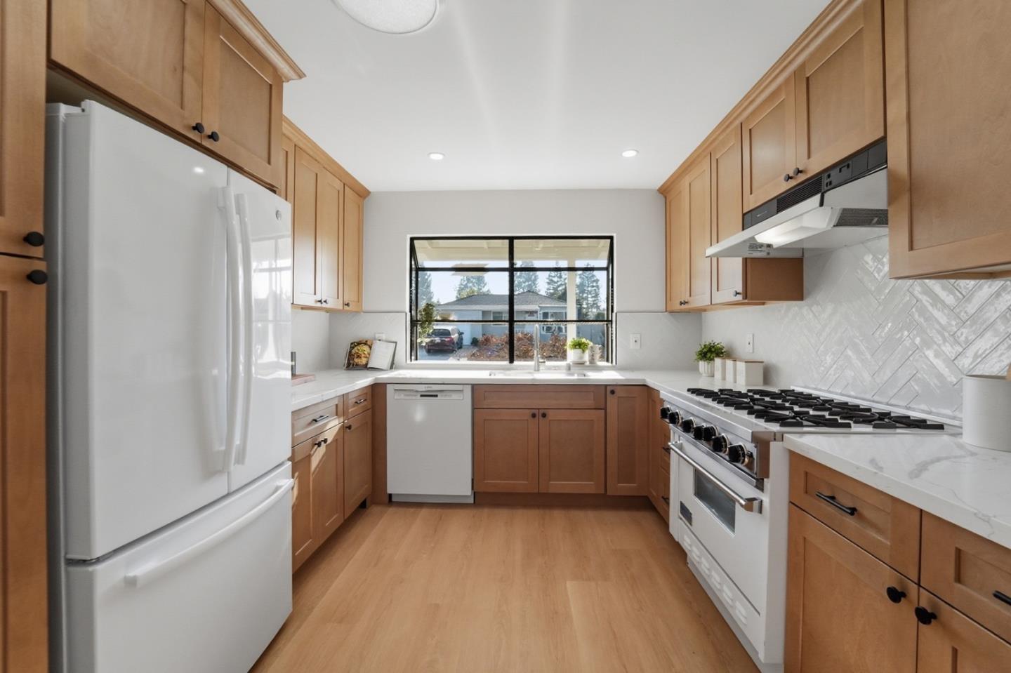 Detail Gallery Image 6 of 39 For 41392 Beatrice St, Fremont,  CA 94539 - 3 Beds | 2 Baths