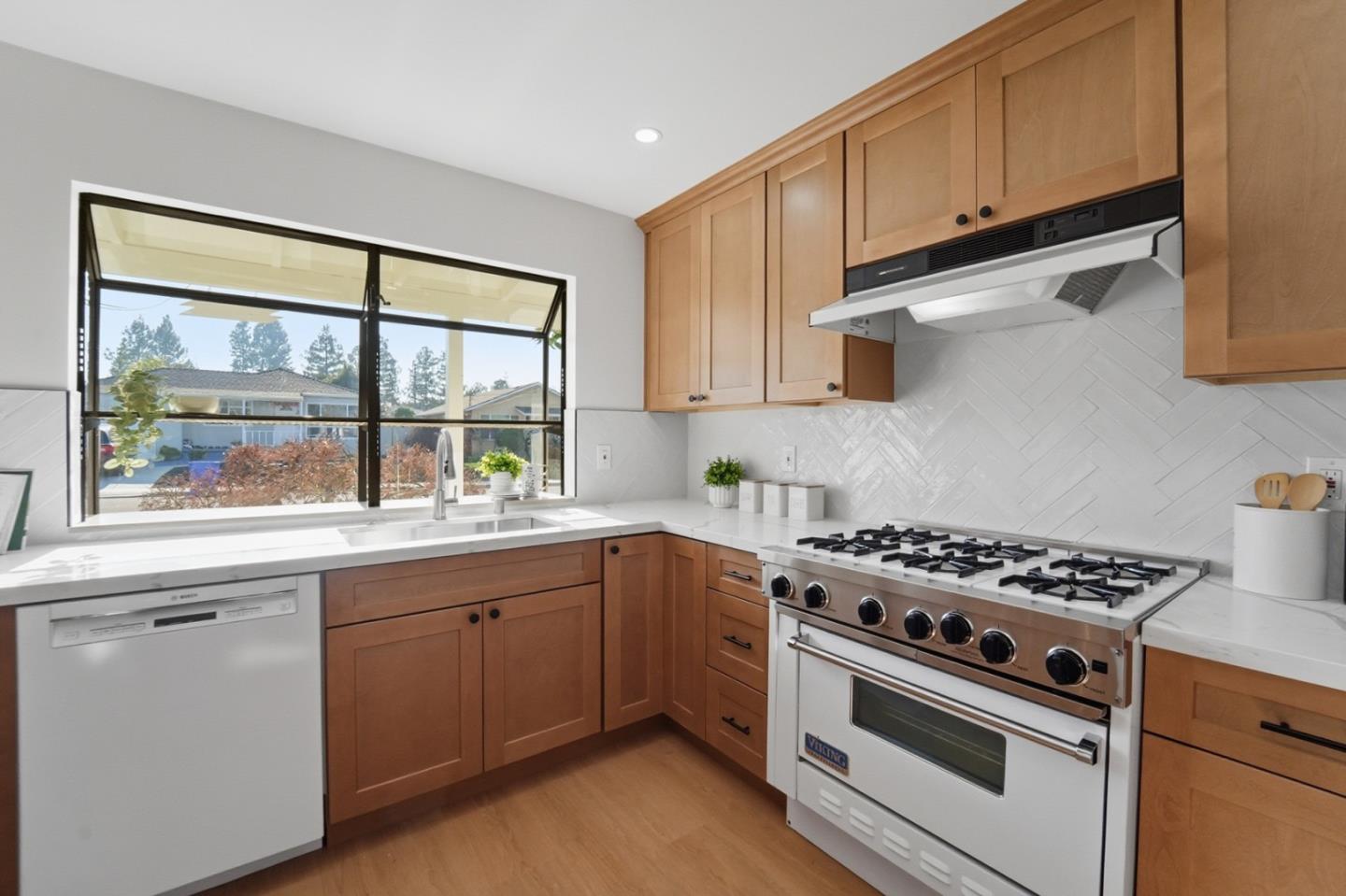 Detail Gallery Image 7 of 39 For 41392 Beatrice St, Fremont,  CA 94539 - 3 Beds | 2 Baths