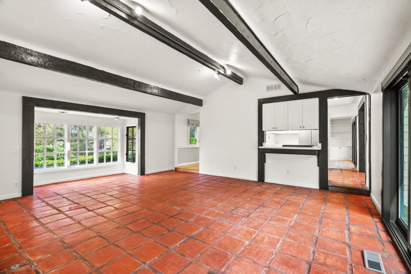 Detail Gallery Image 13 of 35 For 3041 Bird Rock Rd, Pebble Beach,  CA 93953 - 3 Beds | 3 Baths