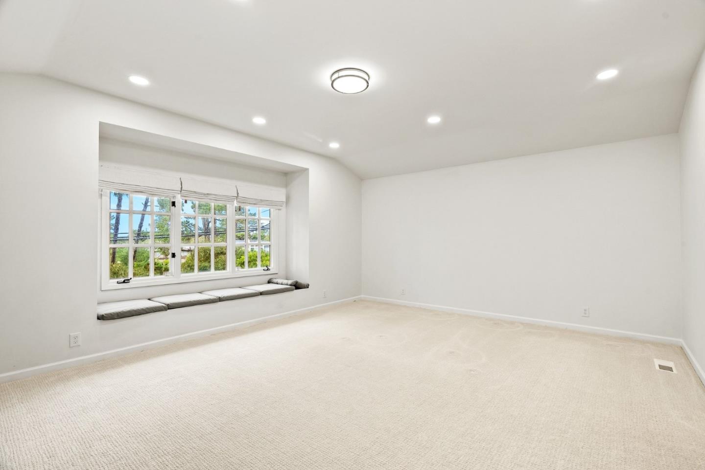 Detail Gallery Image 18 of 35 For 3041 Bird Rock Rd, Pebble Beach,  CA 93953 - 3 Beds | 3 Baths