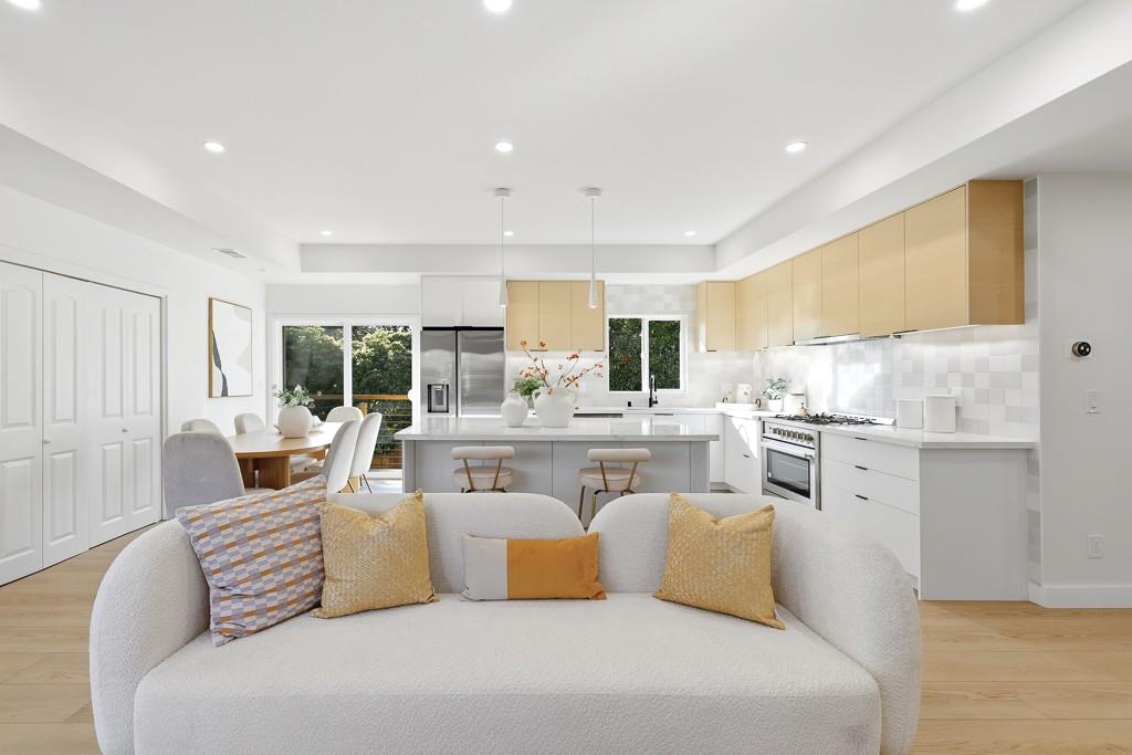 Detail Gallery Image 11 of 66 For 2637 Sequoia Way, Belmont,  CA 94002 - 4 Beds | 3 Baths