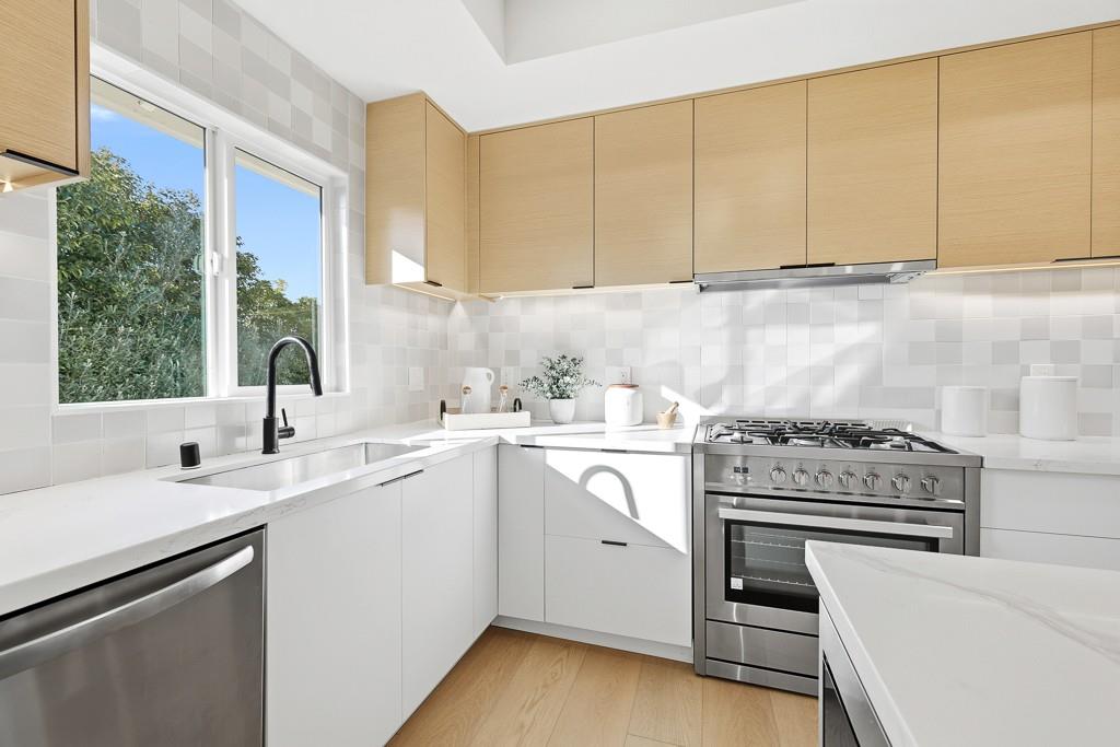 Detail Gallery Image 16 of 66 For 2637 Sequoia Way, Belmont,  CA 94002 - 4 Beds | 3 Baths