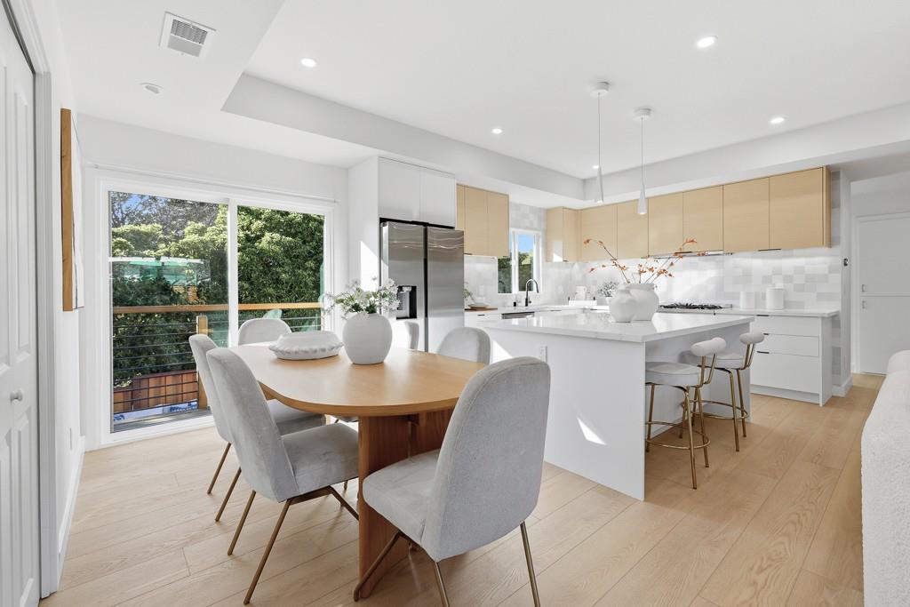 Detail Gallery Image 9 of 66 For 2637 Sequoia Way, Belmont,  CA 94002 - 4 Beds | 3 Baths