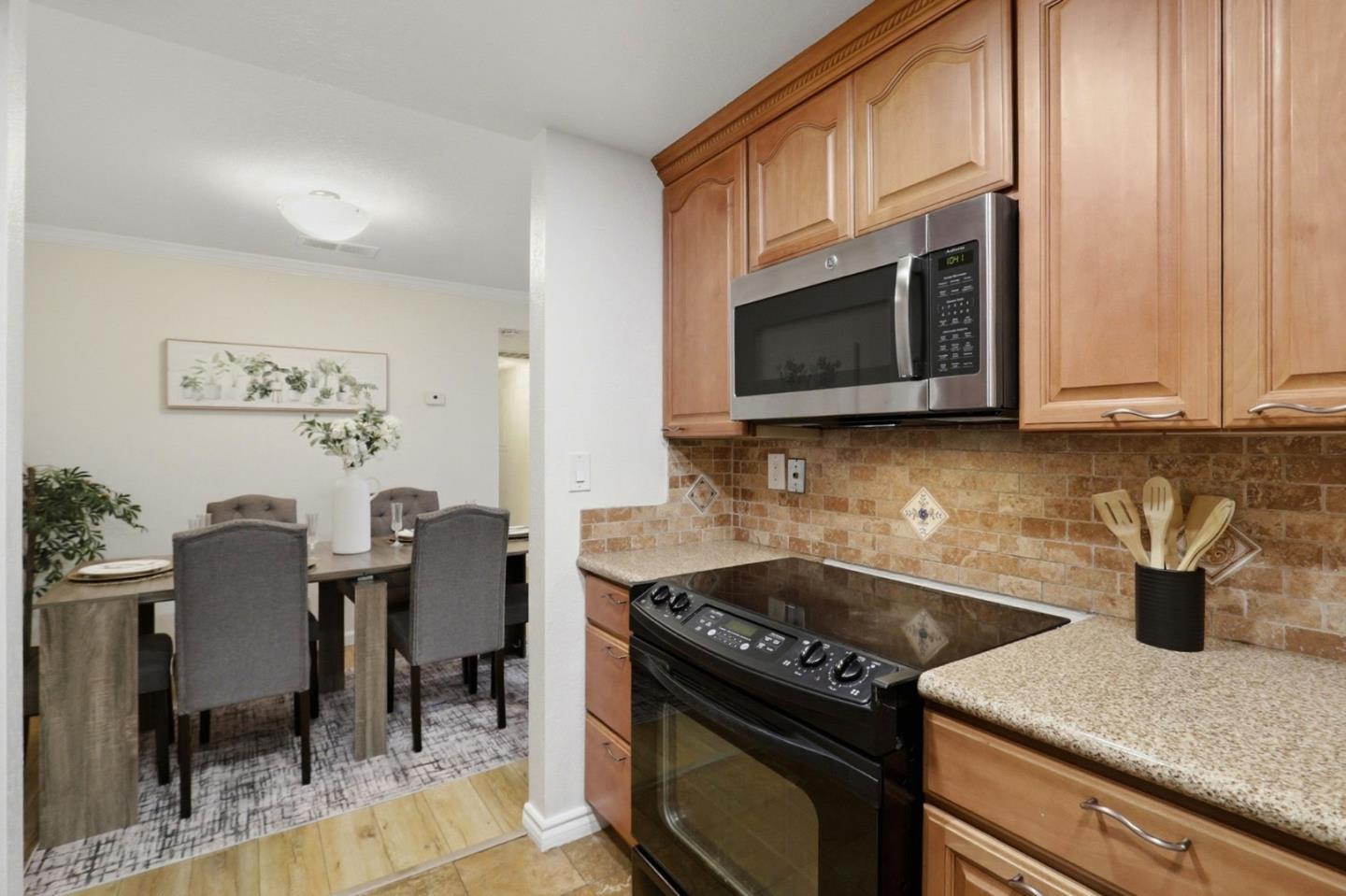 Detail Gallery Image 13 of 48 For 1661 Braddock Ct, San Jose,  CA 95125 - 2 Beds | 2 Baths