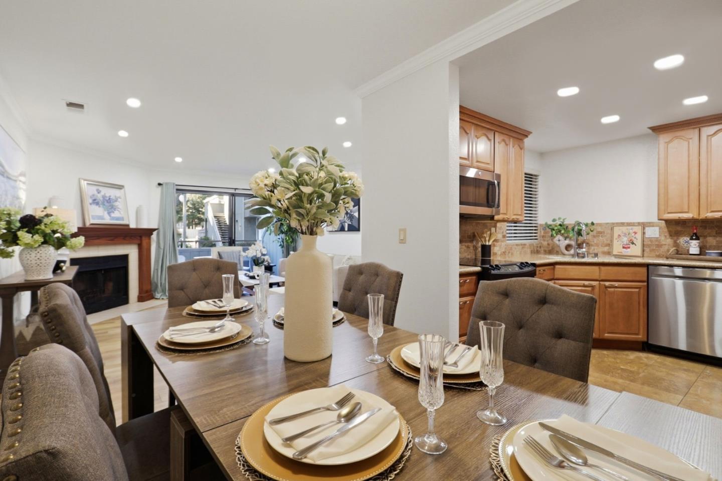 Detail Gallery Image 18 of 48 For 1661 Braddock Ct, San Jose,  CA 95125 - 2 Beds | 2 Baths