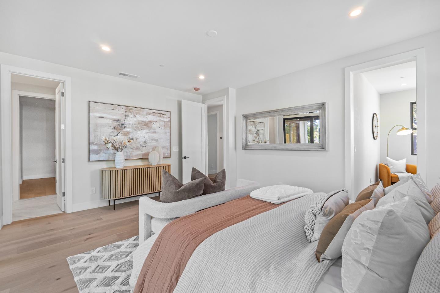 Detail Gallery Image 13 of 28 For 767 Cuesta Dr, Mountain View,  CA 94040 - 5 Beds | 4/1 Baths