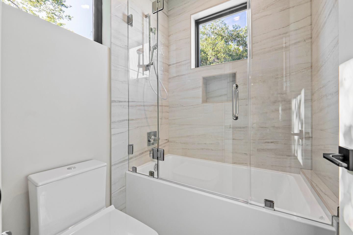 Detail Gallery Image 24 of 28 For 767 Cuesta Dr, Mountain View,  CA 94040 - 5 Beds | 4/1 Baths