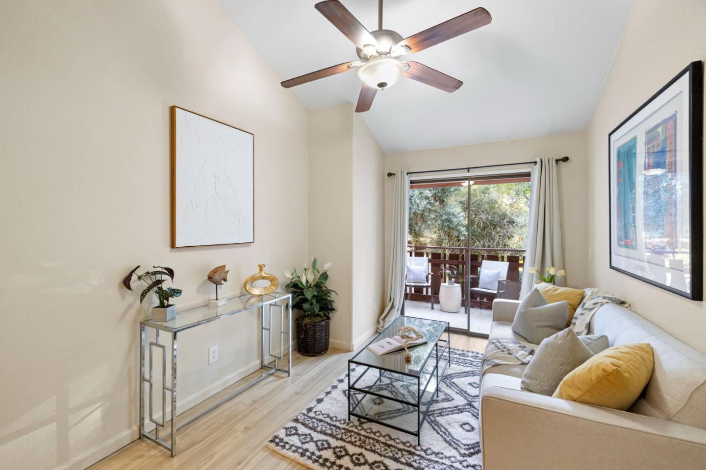 Detail Gallery Image 11 of 33 For 38616 Country Cmn, Fremont,  CA 94536 - 2 Beds | 1 Baths