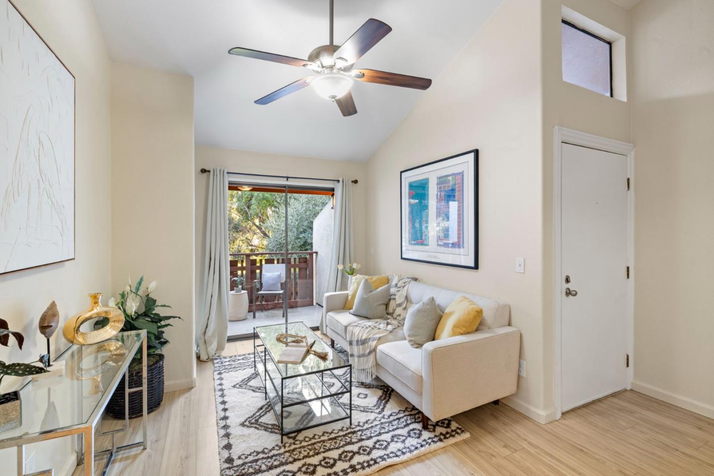 Detail Gallery Image 13 of 33 For 38616 Country Cmn, Fremont,  CA 94536 - 2 Beds | 1 Baths