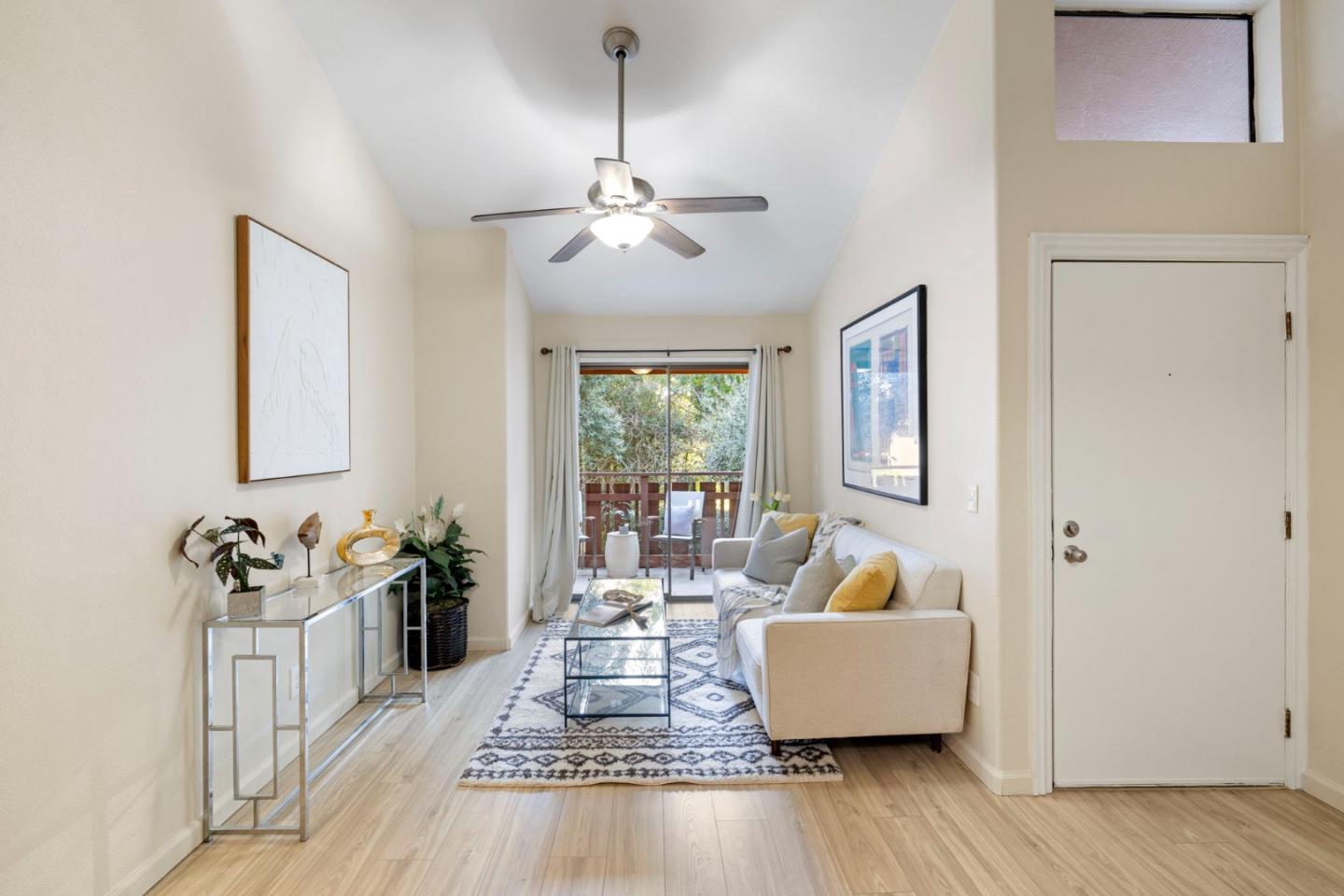 Detail Gallery Image 14 of 33 For 38616 Country Cmn, Fremont,  CA 94536 - 2 Beds | 1 Baths