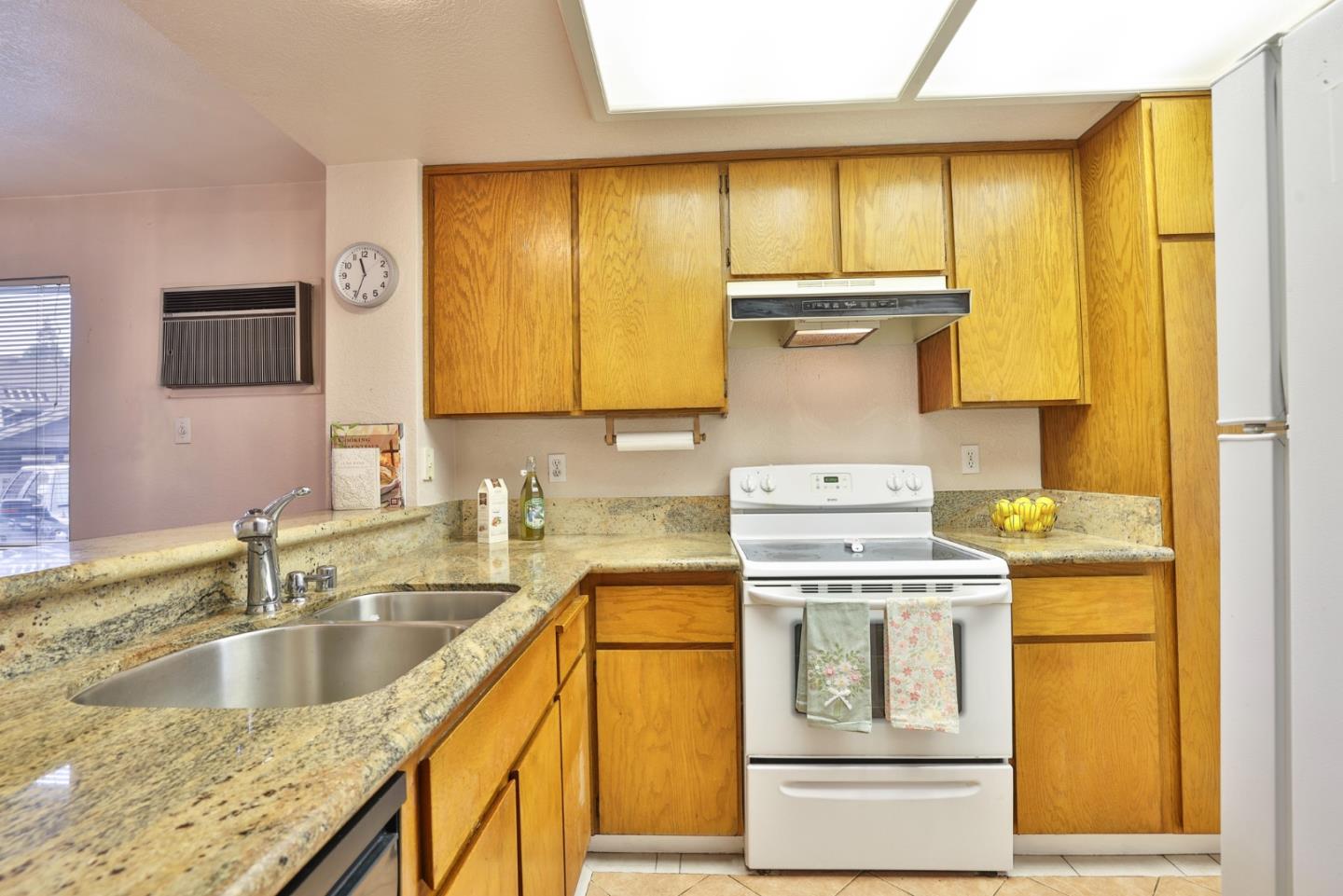 Detail Gallery Image 10 of 22 For 2501 Jubilee Ln, San Jose,  CA 95131 - 2 Beds | 2 Baths