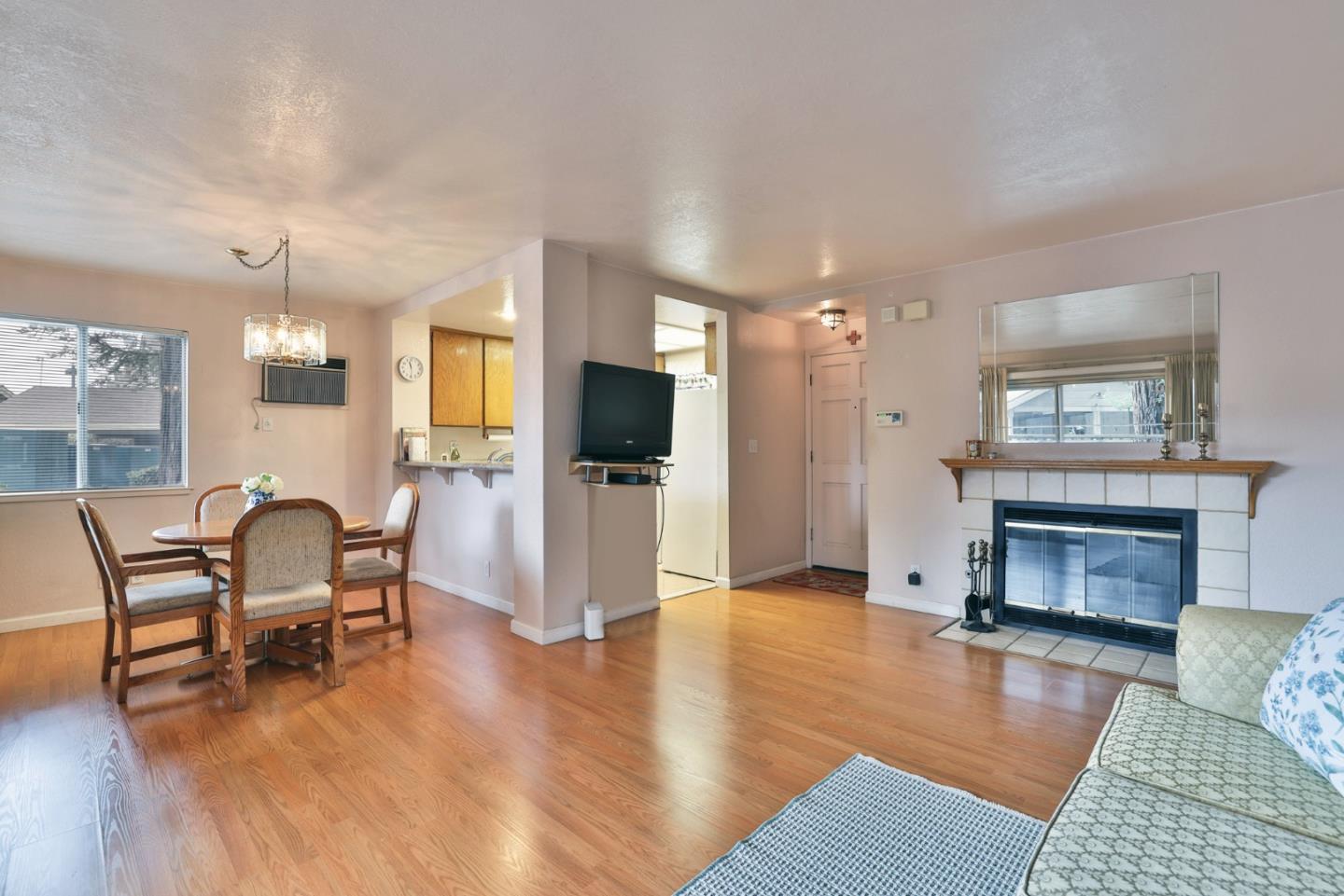 Detail Gallery Image 12 of 22 For 2501 Jubilee Ln, San Jose,  CA 95131 - 2 Beds | 2 Baths