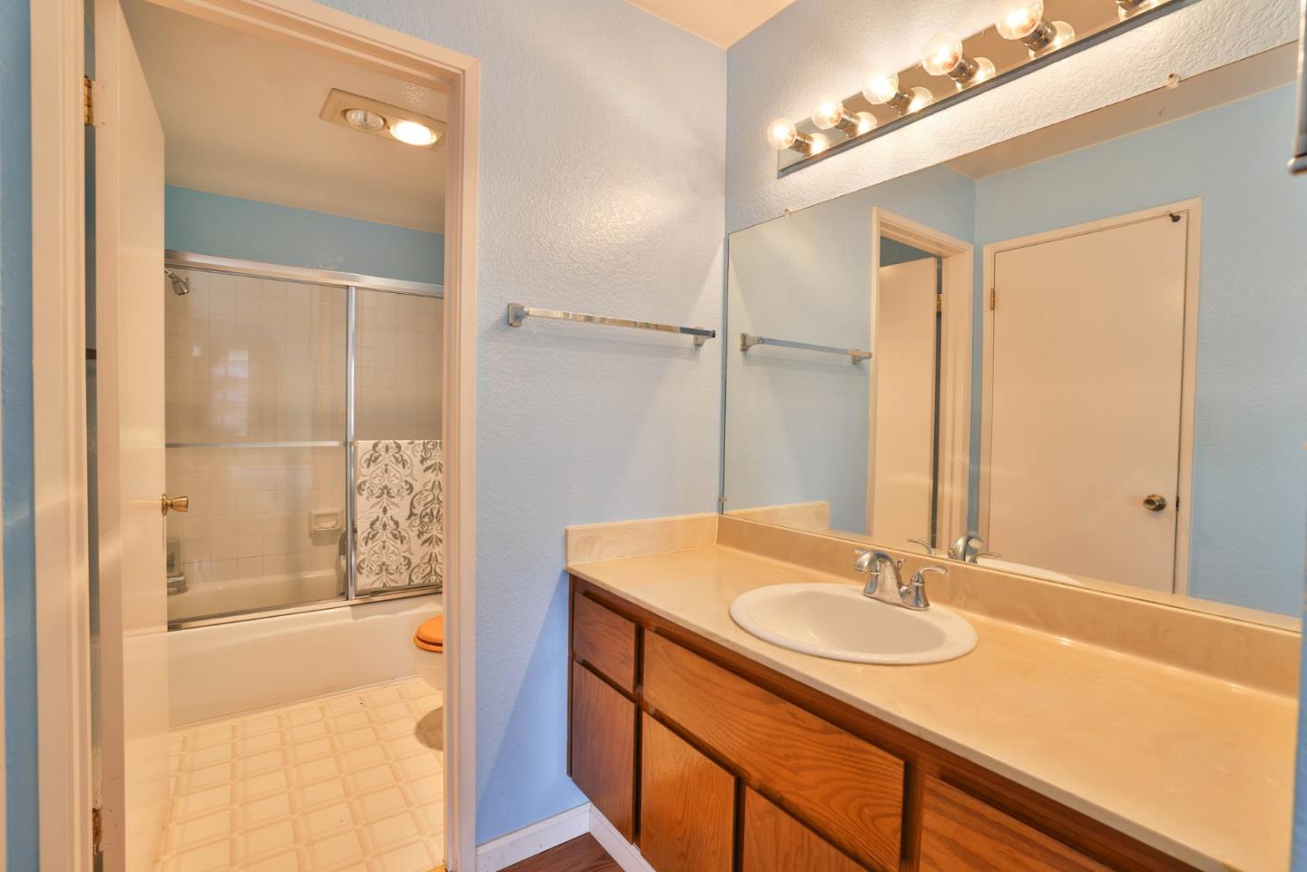 Detail Gallery Image 17 of 22 For 2501 Jubilee Ln, San Jose,  CA 95131 - 2 Beds | 2 Baths
