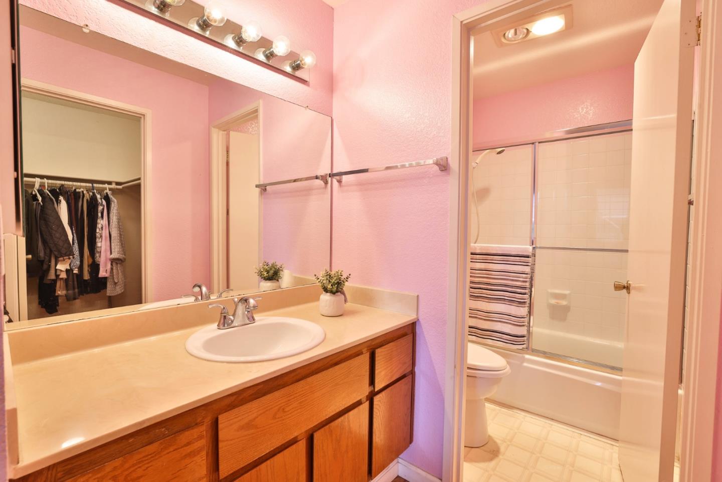 Detail Gallery Image 19 of 22 For 2501 Jubilee Ln, San Jose,  CA 95131 - 2 Beds | 2 Baths