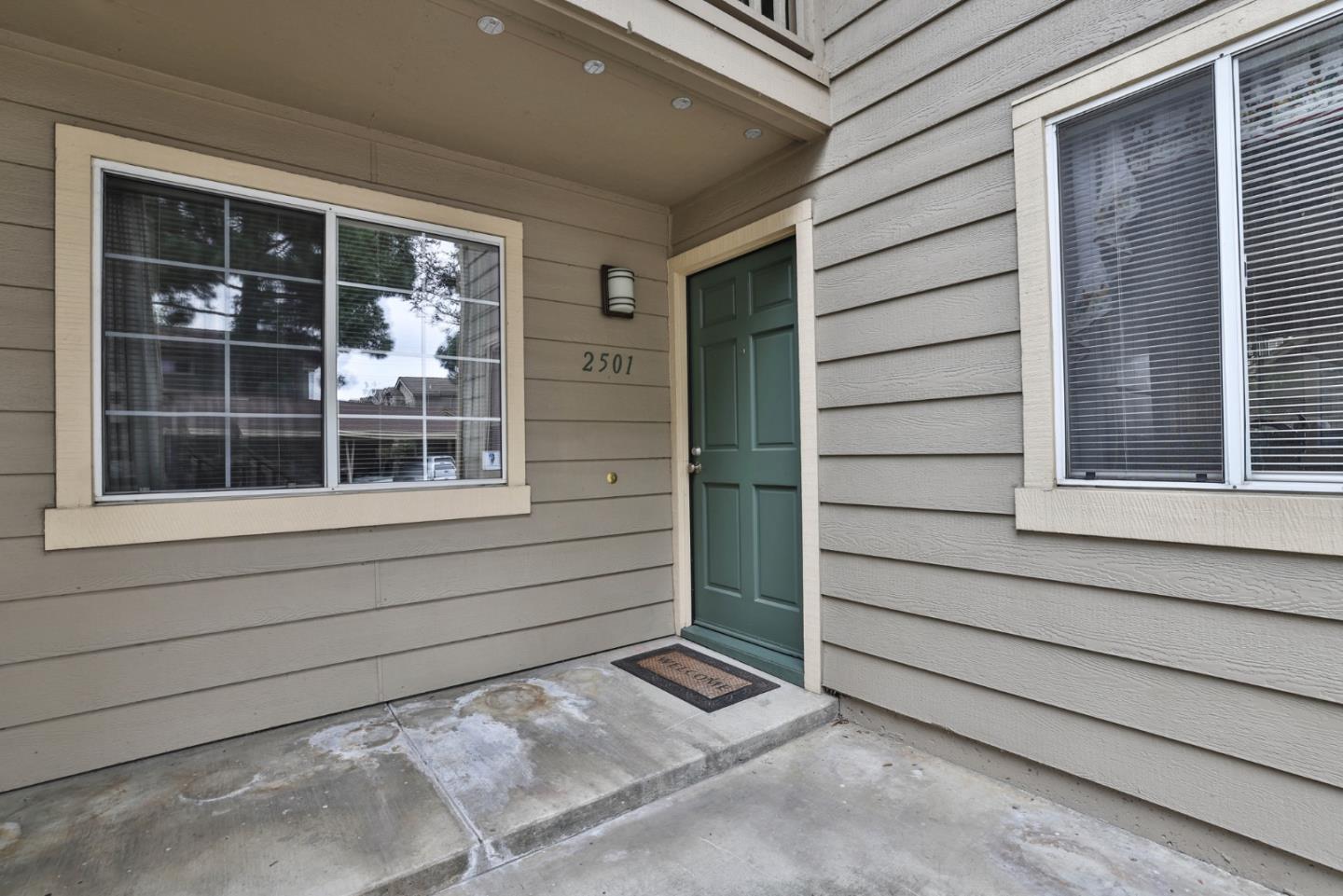 Detail Gallery Image 2 of 22 For 2501 Jubilee Ln, San Jose,  CA 95131 - 2 Beds | 2 Baths