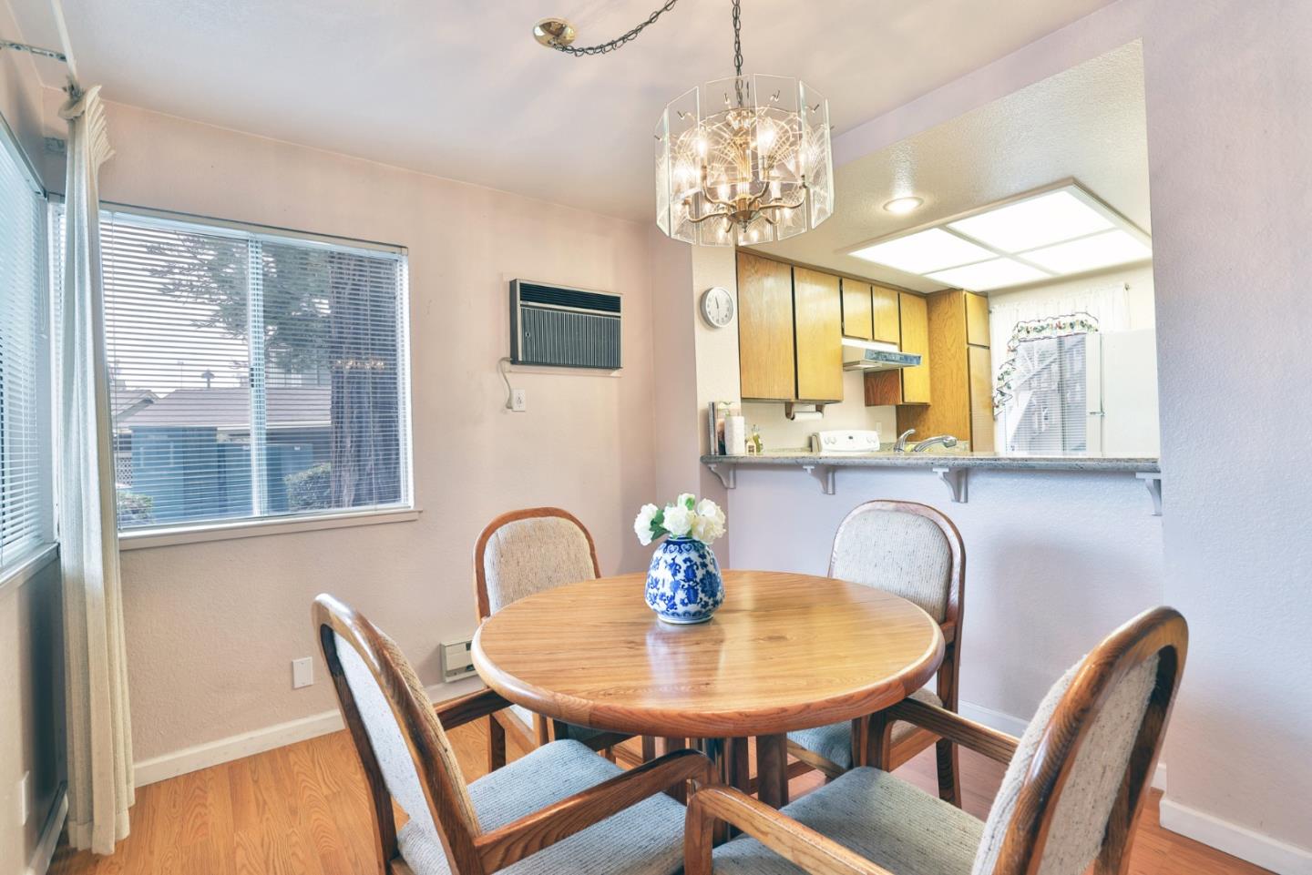 Detail Gallery Image 6 of 22 For 2501 Jubilee Ln, San Jose,  CA 95131 - 2 Beds | 2 Baths