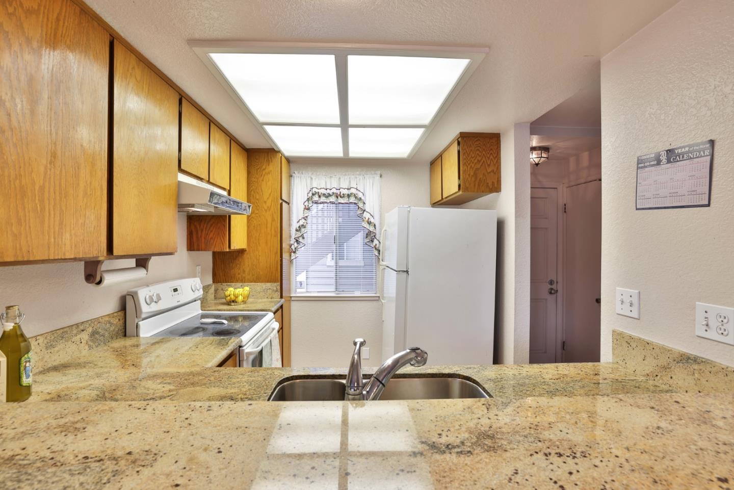 Detail Gallery Image 9 of 22 For 2501 Jubilee Ln, San Jose,  CA 95131 - 2 Beds | 2 Baths