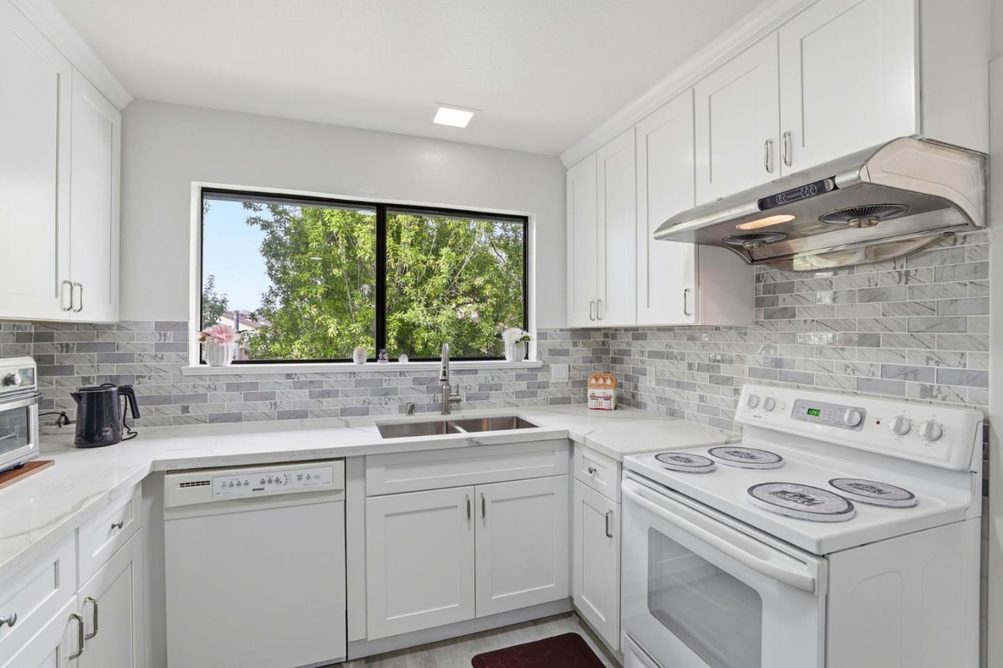 Detail Gallery Image 12 of 40 For 4013 Ralston Cmn, Fremont,  CA 94538 - 2 Beds | 2 Baths