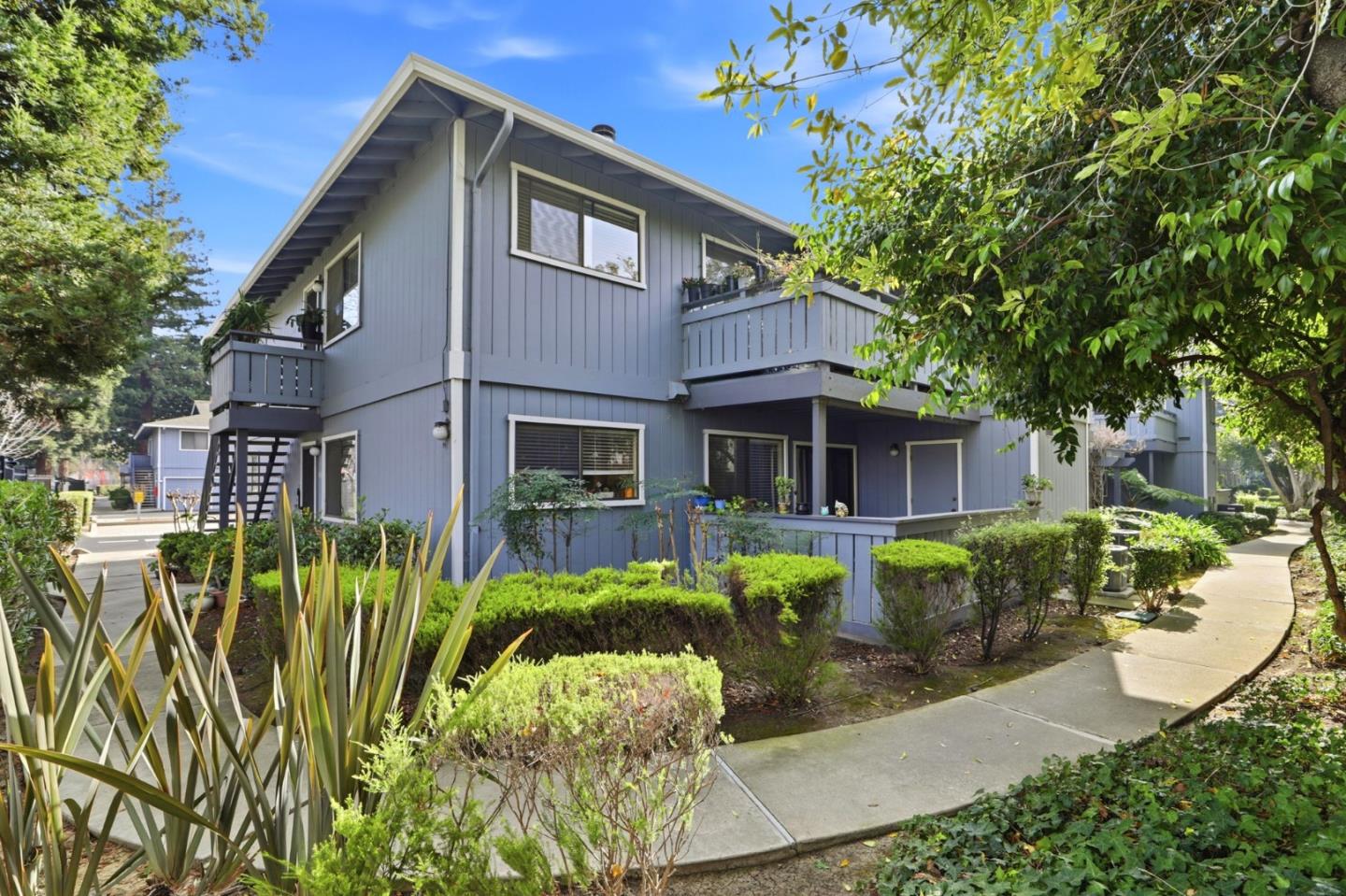 Detail Gallery Image 2 of 40 For 4013 Ralston Cmn, Fremont,  CA 94538 - 2 Beds | 2 Baths