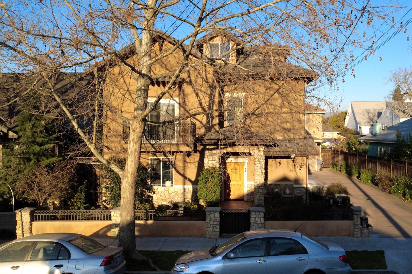 Detail Gallery Image 3 of 37 For 68 S 19th St, San Jose,  CA 95116 - 3 Beds | 3/1 Baths