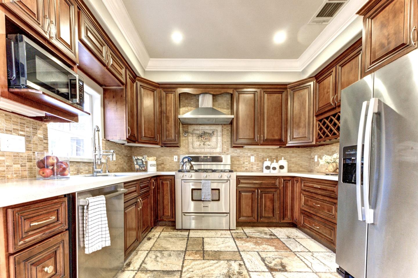 Detail Gallery Image 9 of 37 For 68 S 19th St, San Jose,  CA 95116 - 3 Beds | 3/1 Baths