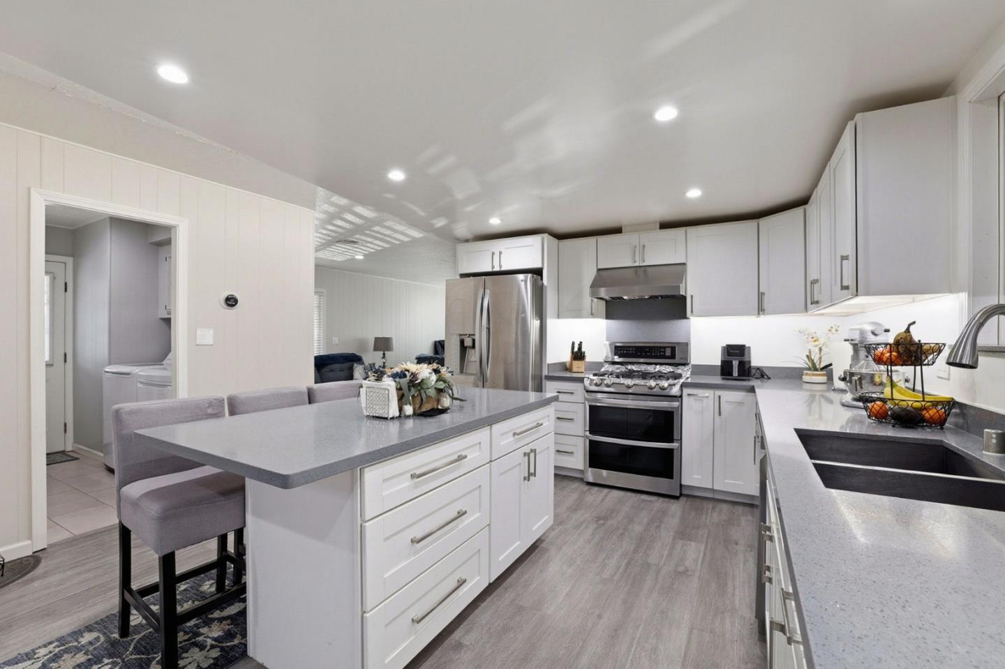 Detail Gallery Image 16 of 41 For 304 Los Encinos St #304,  San Jose,  CA 95134 - 3 Beds | 2 Baths