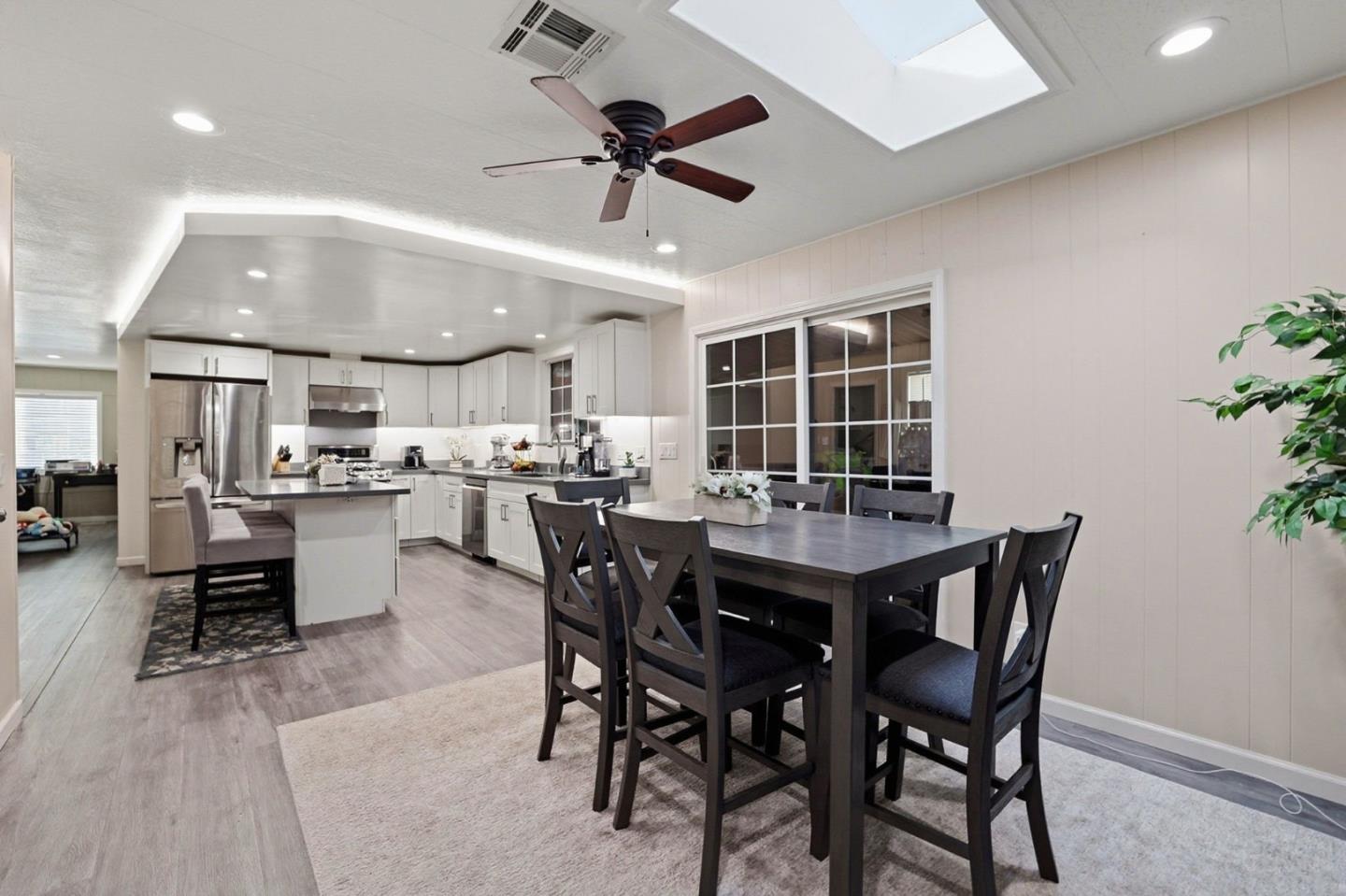 Detail Gallery Image 20 of 41 For 304 Los Encinos St #304,  San Jose,  CA 95134 - 3 Beds | 2 Baths