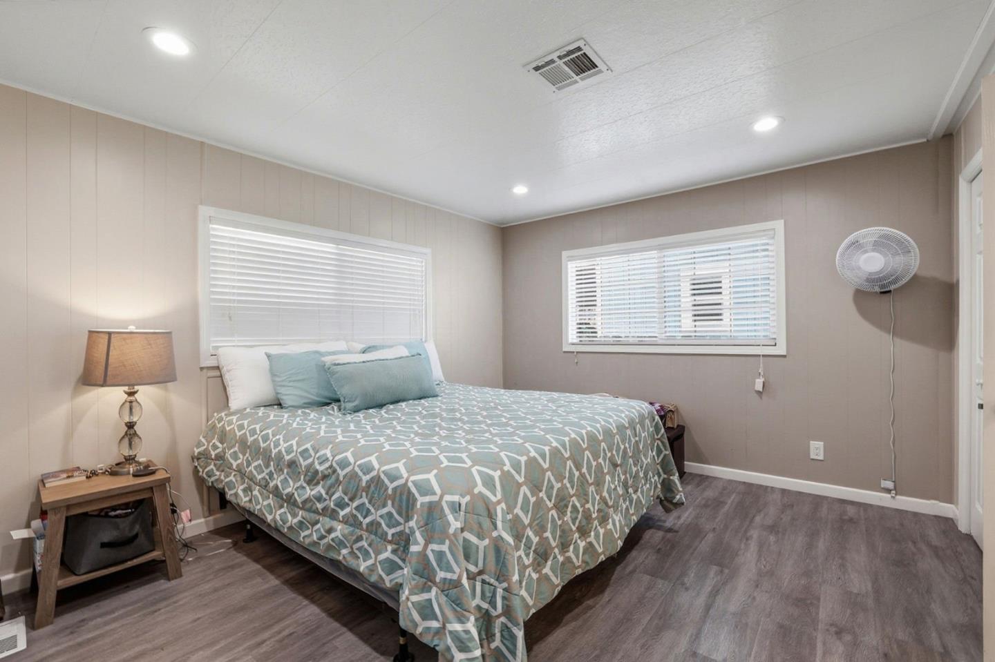 Detail Gallery Image 23 of 41 For 304 Los Encinos St #304,  San Jose,  CA 95134 - 3 Beds | 2 Baths