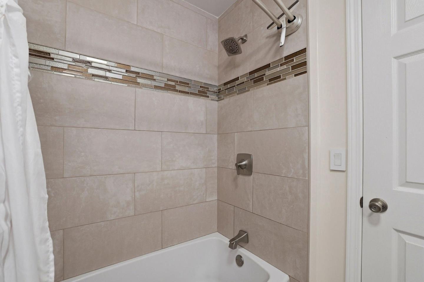 Detail Gallery Image 30 of 41 For 304 Los Encinos St #304,  San Jose,  CA 95134 - 3 Beds | 2 Baths