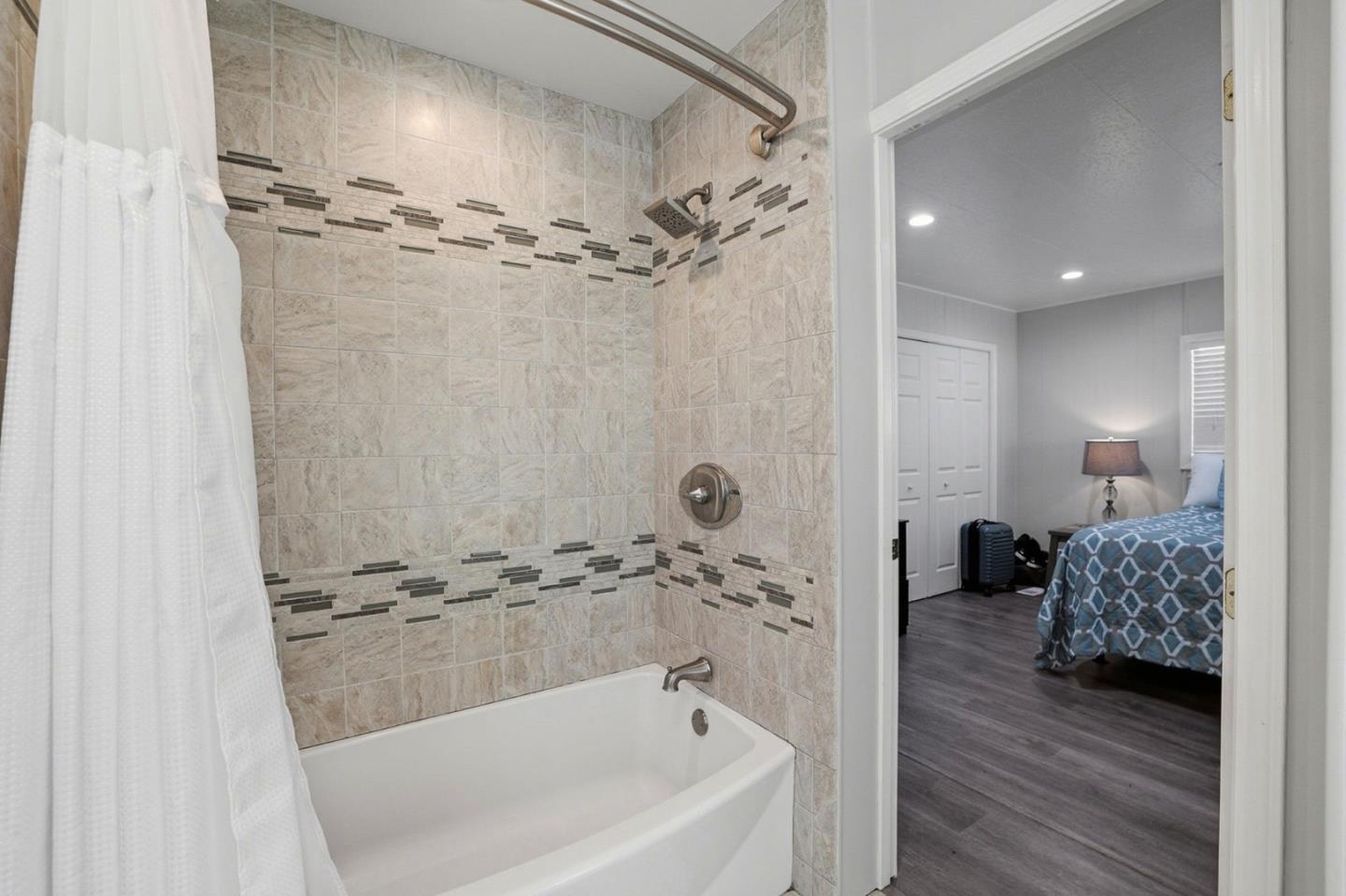 Detail Gallery Image 32 of 41 For 304 Los Encinos St #304,  San Jose,  CA 95134 - 3 Beds | 2 Baths