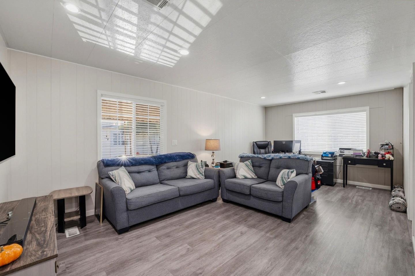 Detail Gallery Image 8 of 41 For 304 Los Encinos St #304,  San Jose,  CA 95134 - 3 Beds | 2 Baths