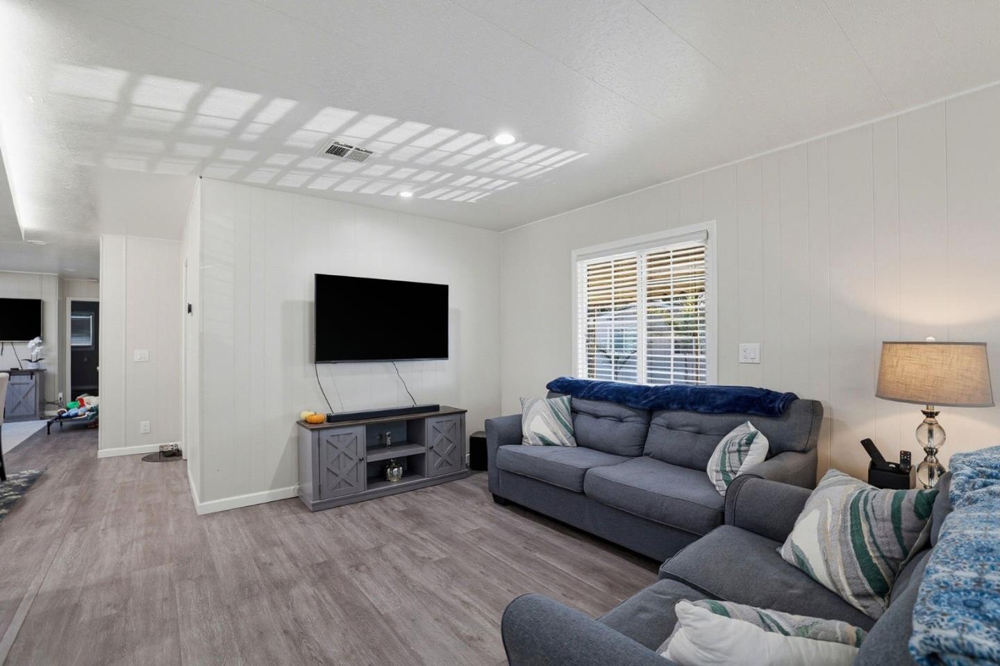 Detail Gallery Image 9 of 41 For 304 Los Encinos St #304,  San Jose,  CA 95134 - 3 Beds | 2 Baths