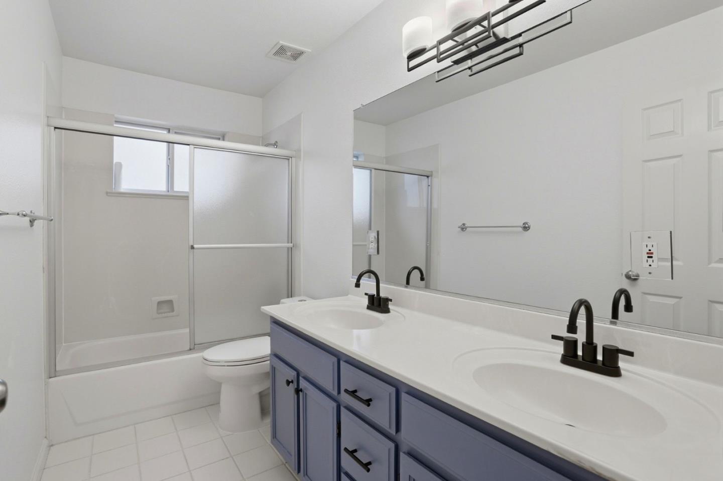 Detail Gallery Image 15 of 33 For 3572 Sunnydays Ln, Santa Clara,  CA 95051 - 4 Beds | 2/1 Baths