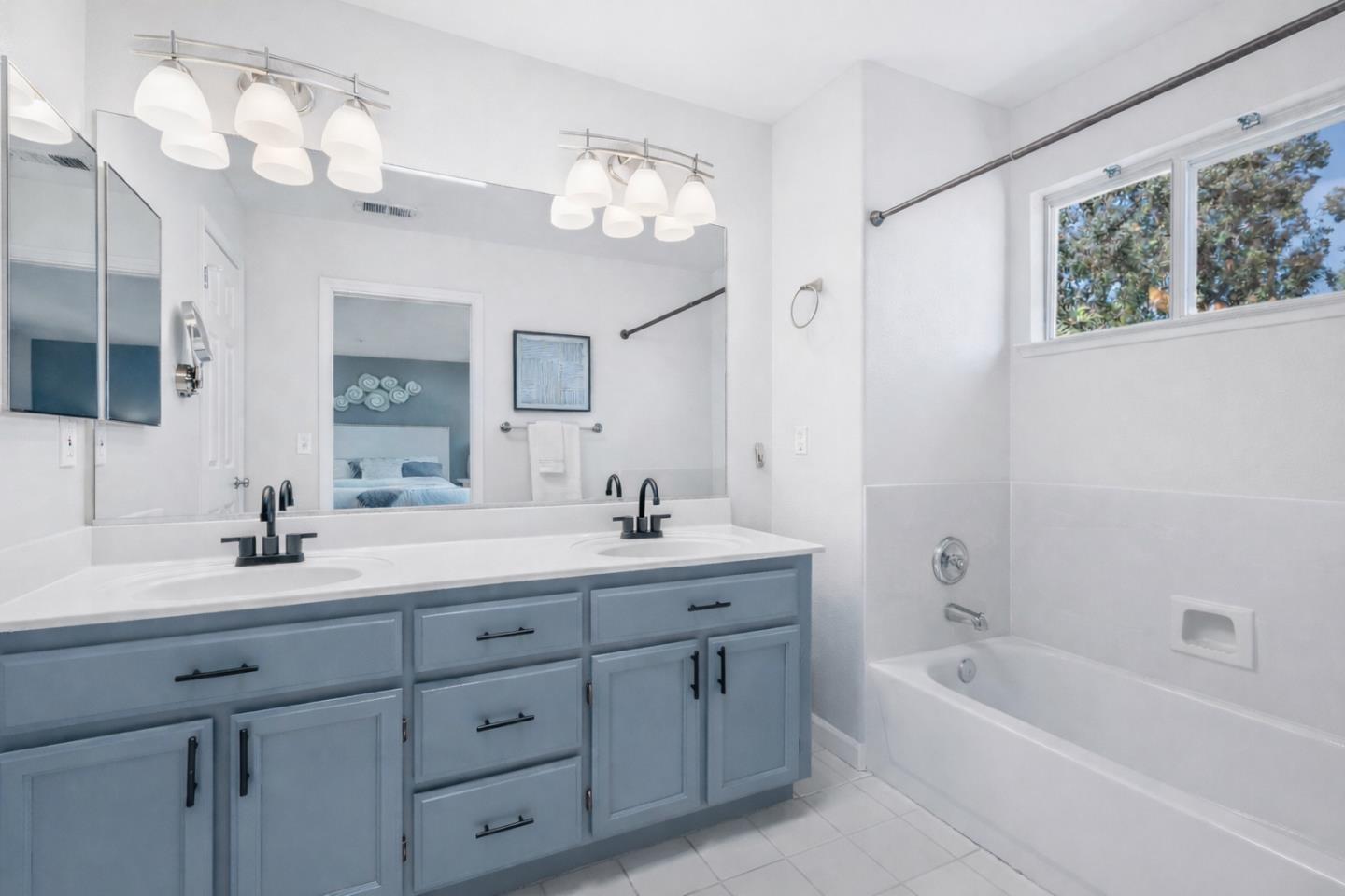 Detail Gallery Image 16 of 33 For 3572 Sunnydays Ln, Santa Clara,  CA 95051 - 4 Beds | 2/1 Baths