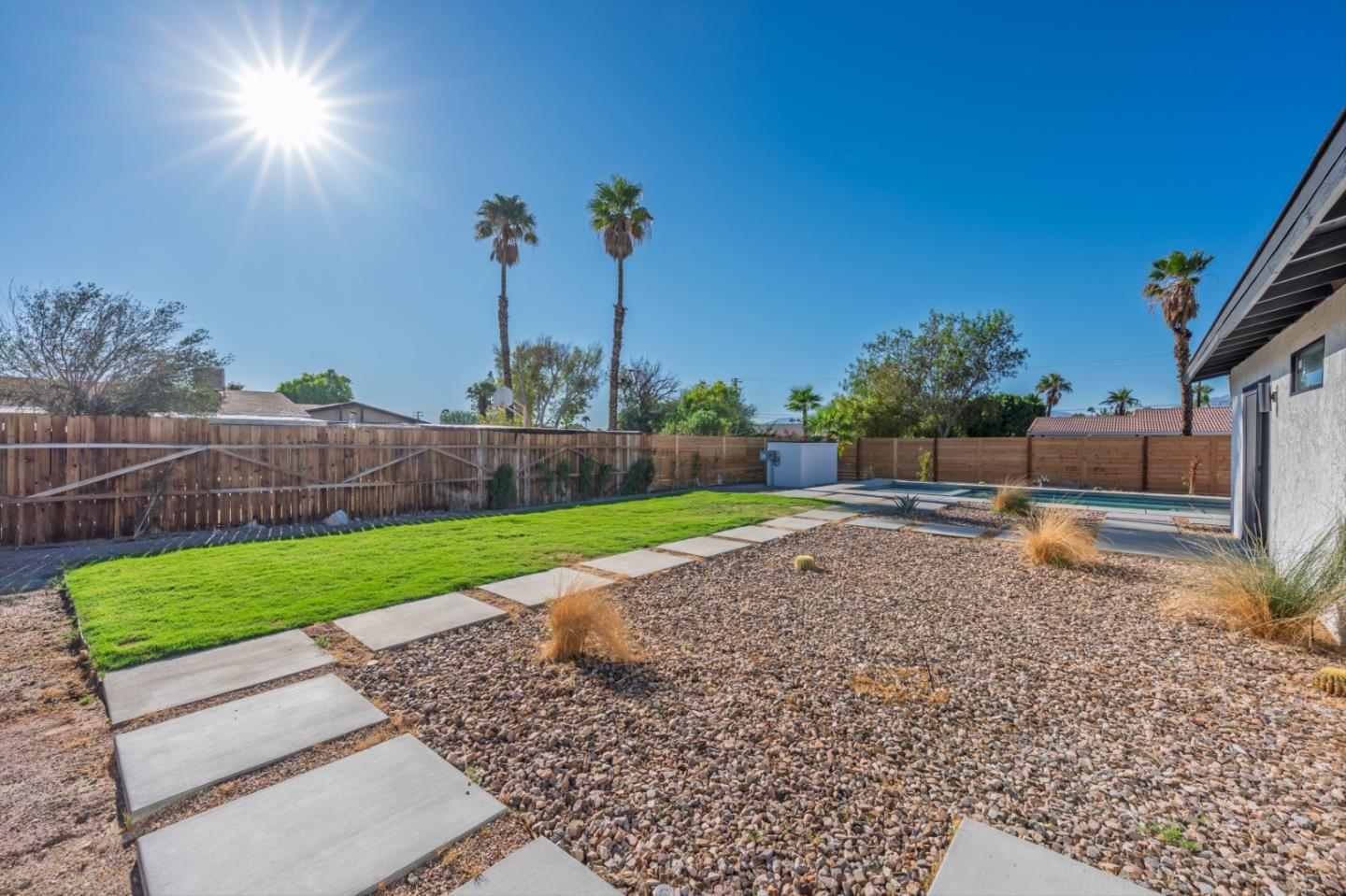 Detail Gallery Image 8 of 33 For 2600 N Chuperosa Rd, Palm Springs,  CA 92262 - 3 Beds | 2 Baths