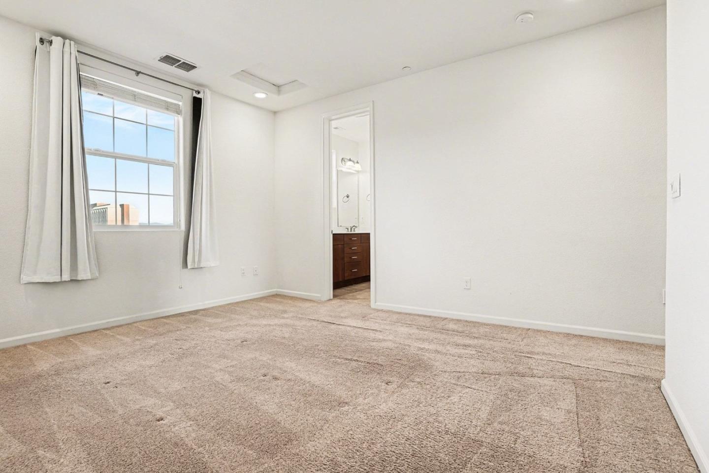 Detail Gallery Image 11 of 21 For 39872 Sawyer Ter, Newark,  CA 94560 - 4 Beds | 3/1 Baths